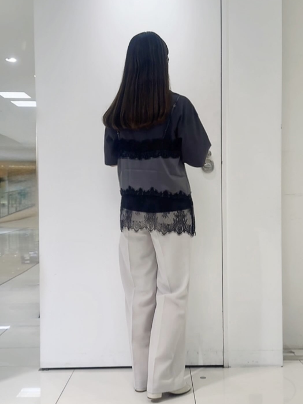 なかじさんの「UNTITLED｜【1枚でもセットでも】レースキャミ付きプルオーバー」を使ったコーディネート