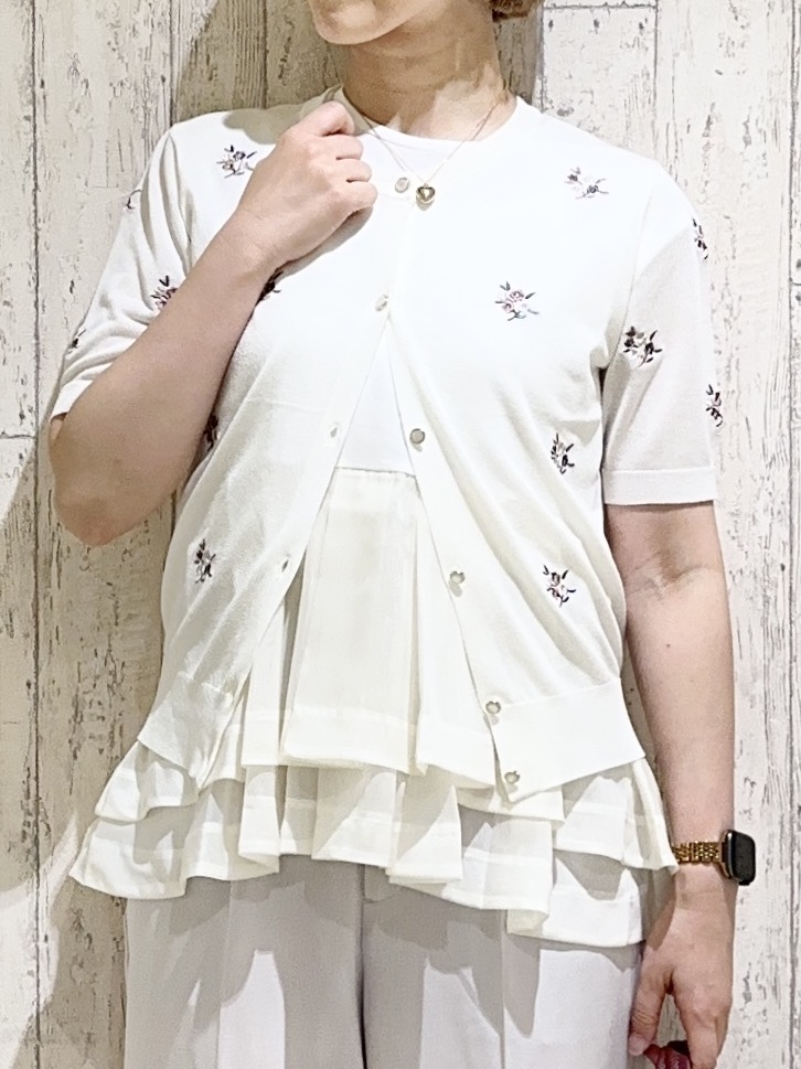 Hana...eさんの「index｜フラワー刺繍カーディガン【洗濯機OK／抗ピル】」を使ったコーディネート
