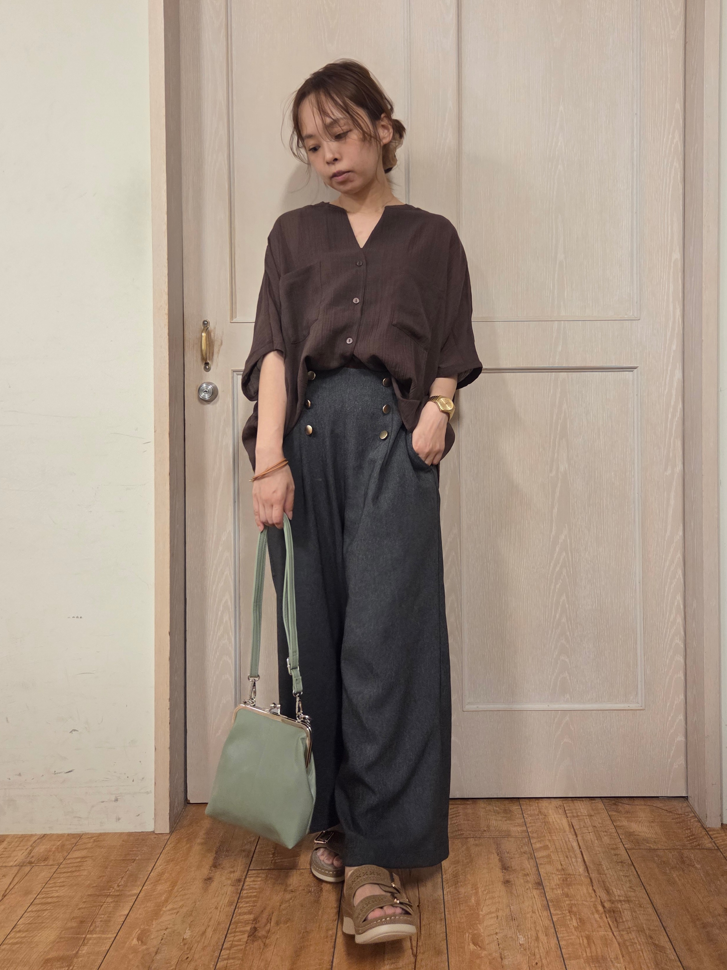 masamiさんの「SHOO･LA･RUE｜【洗濯機可/選べる6色】程よいシアー感が涼し気 ゆったりワッシャードルマンブラウス」を使ったコーディネート