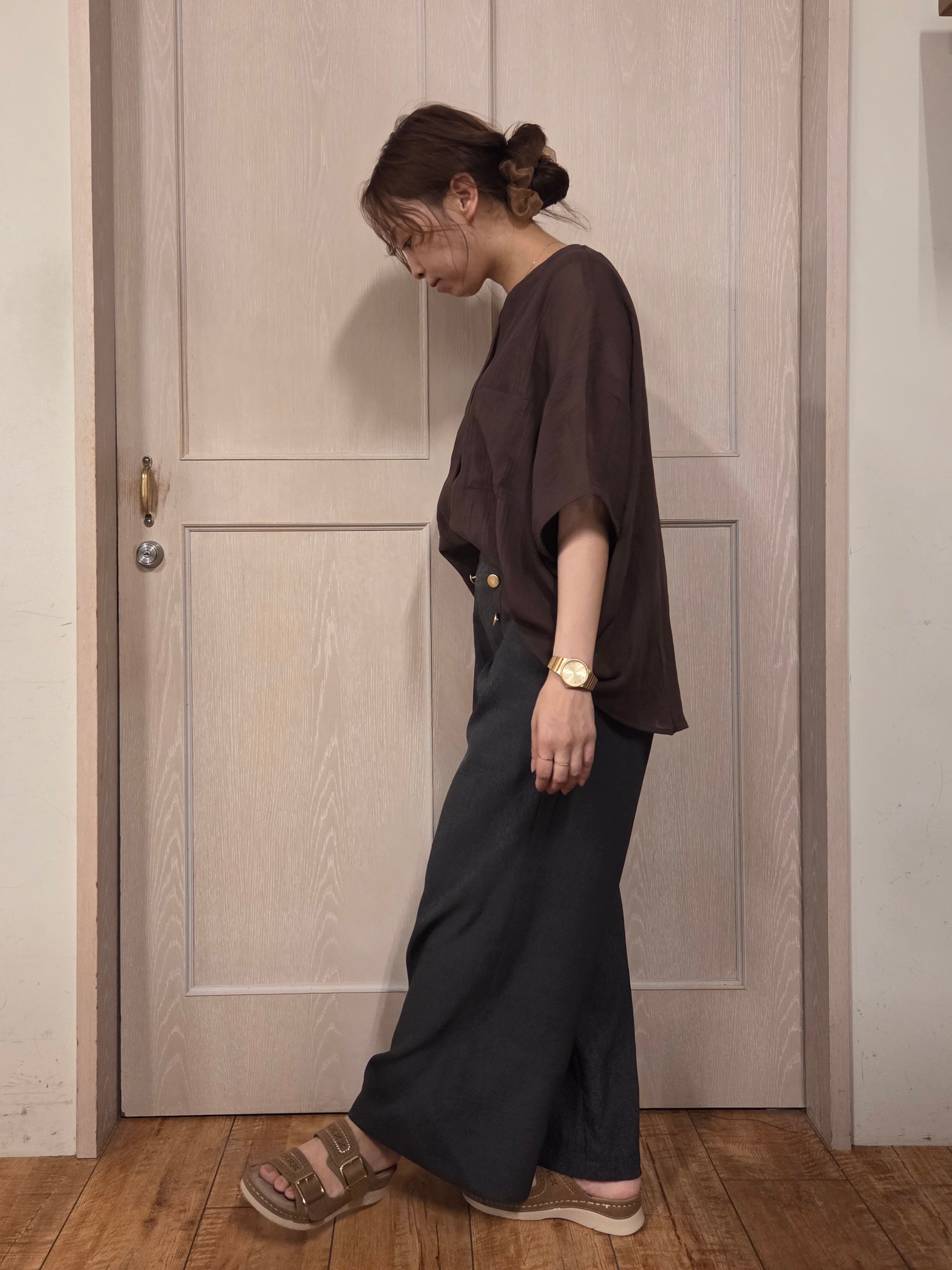 masamiさんの「SHOO･LA･RUE｜【洗濯機可/選べる6色】程よいシアー感が涼し気 ゆったりワッシャードルマンブラウス」を使ったコーディネート
