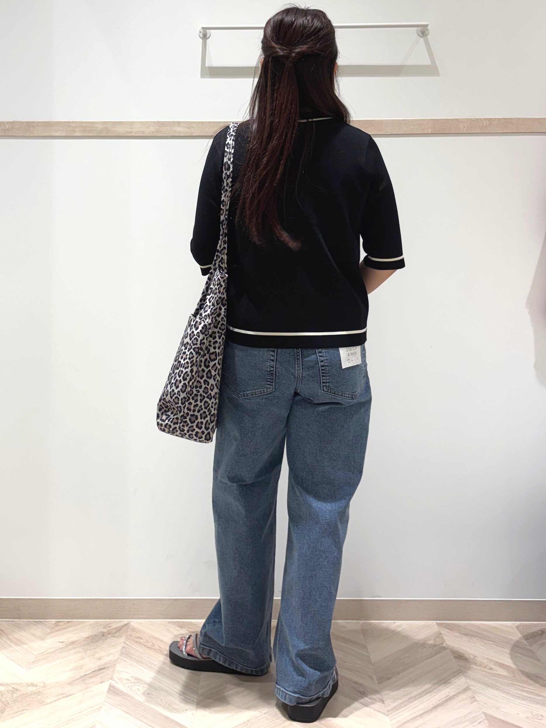 nanaさんの「SHOO･LA･RUE｜【ひんやり/UV/S-LL/洗濯機可】毛玉になりにくい 配色5分袖カーディガン」を使ったコーディネート