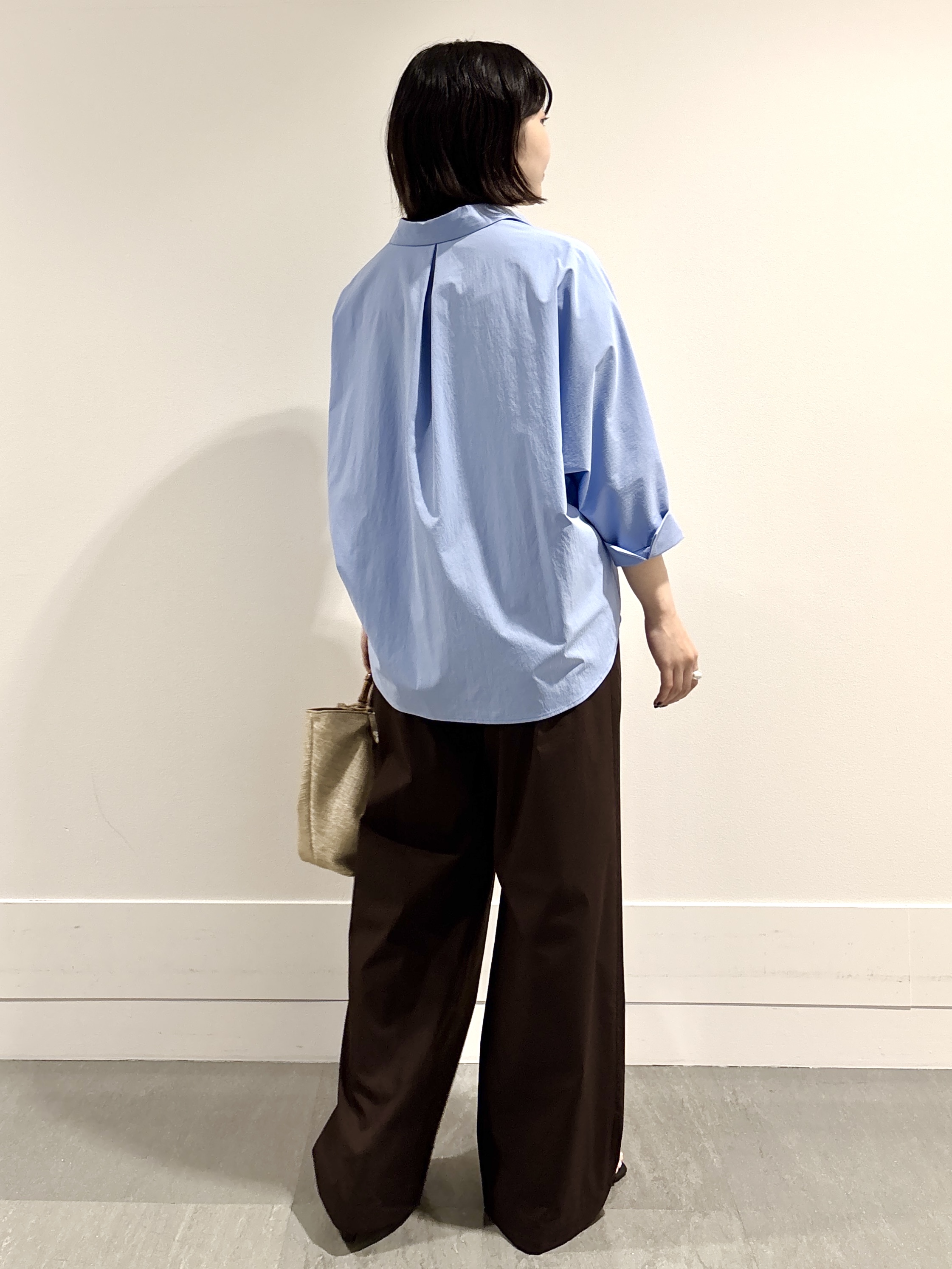 モエカさんの「UNTITLED｜【接触冷感/吸水速乾/UVカット】ドルマンスリーブシャツ」を使ったコーディネート