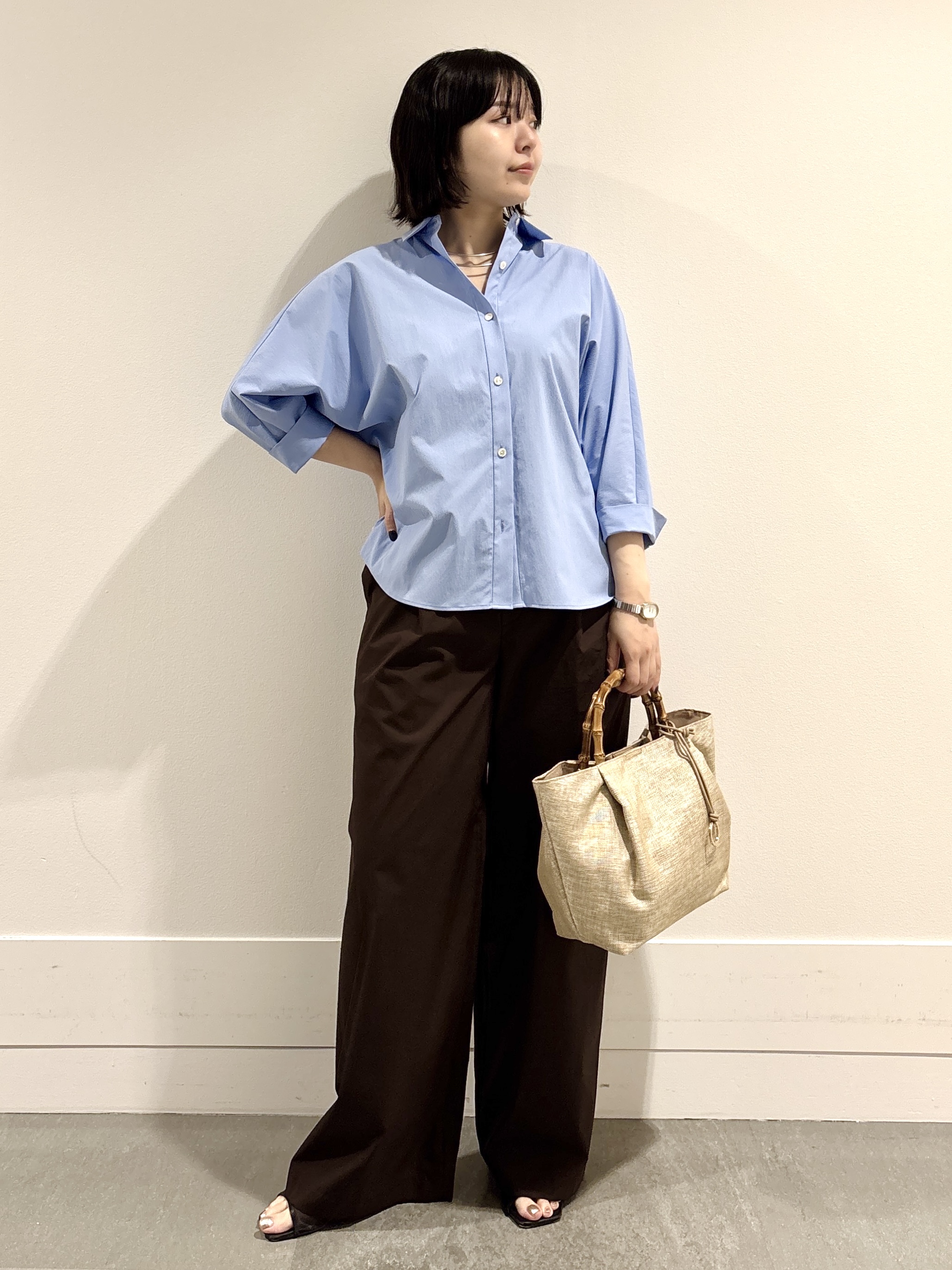 モエカさんの「UNTITLED｜【接触冷感/吸水速乾/UVカット】ドルマンスリーブシャツ」を使ったコーディネート