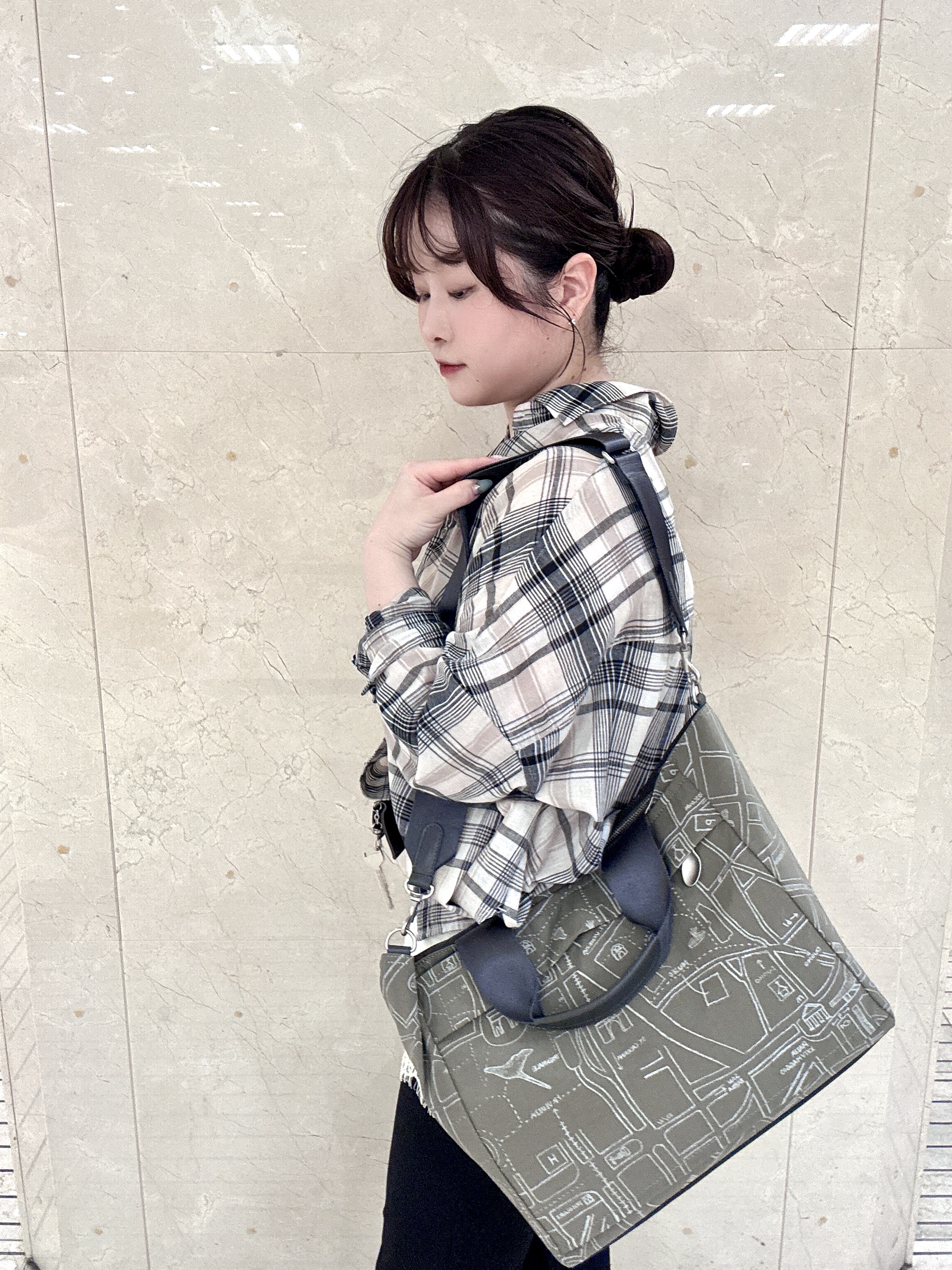 mさんの「HIROKO HAYASHI｜COMODA（コモダ）2wayボストンバッグ」を使ったコーディネート