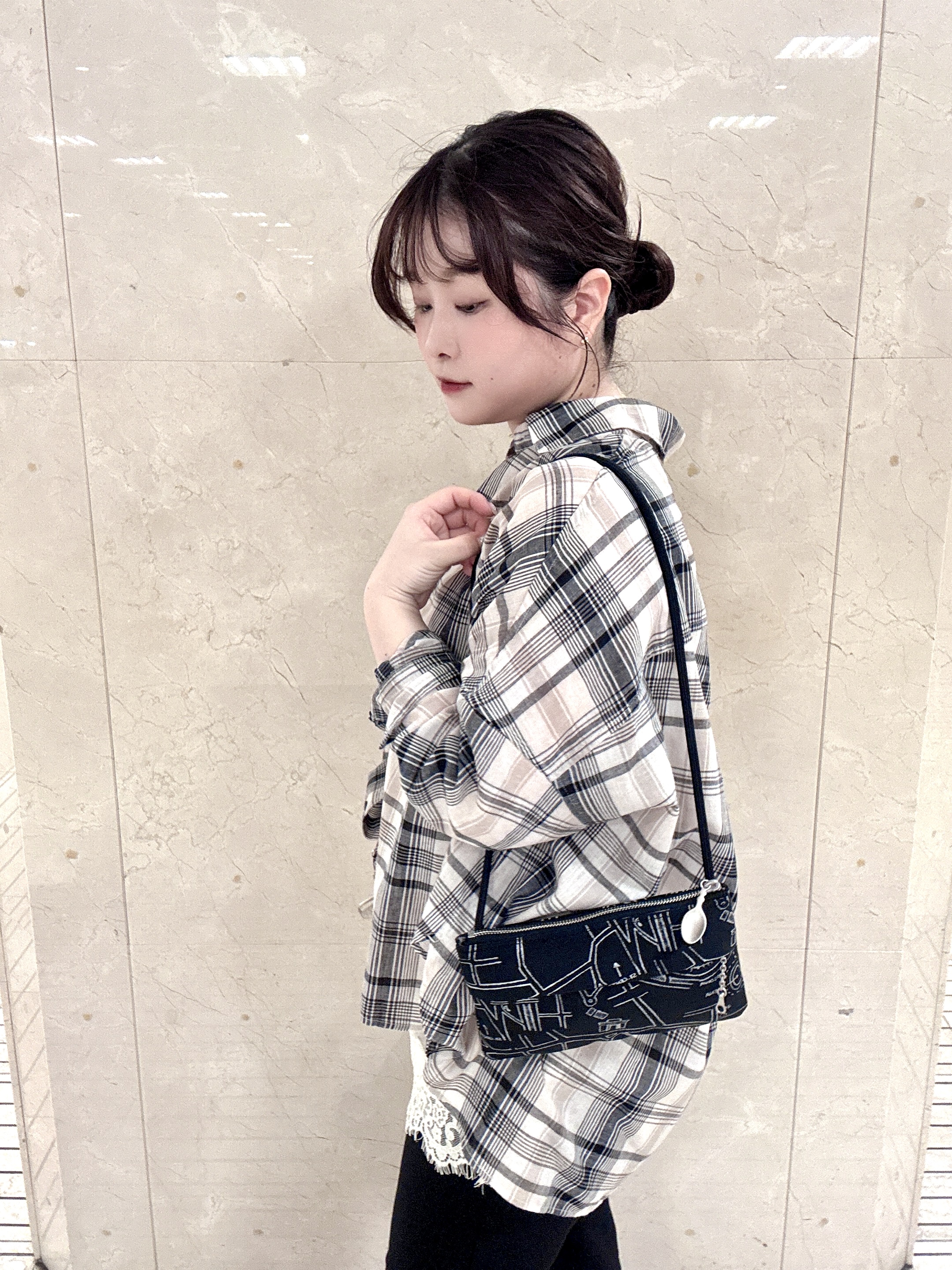 mさんの「HIROKO HAYASHI｜COMODA（コモダ）サコッシュ」を使ったコーディネート