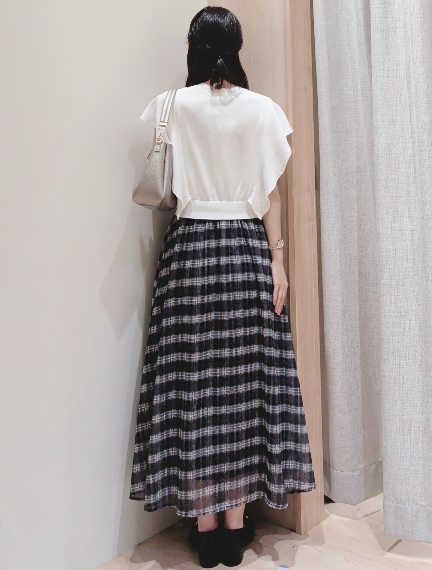 Yuiさんの「grove｜【低身長さんも選べる着丈・洗濯機◎】1枚で華やか 肩フリルニットドッキングワンピース」を使ったコーディネート
