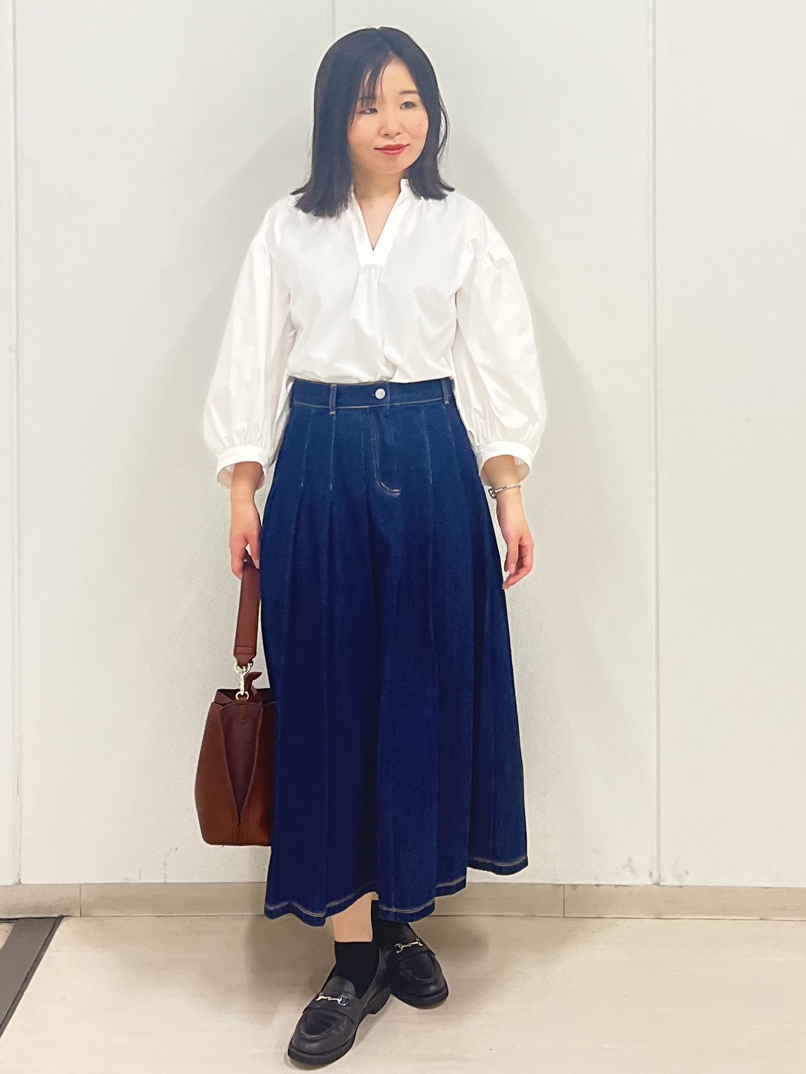 Rihoさんの「Reflect｜ボリュームスリーブプルオーバーブラウス」を使ったコーディネート