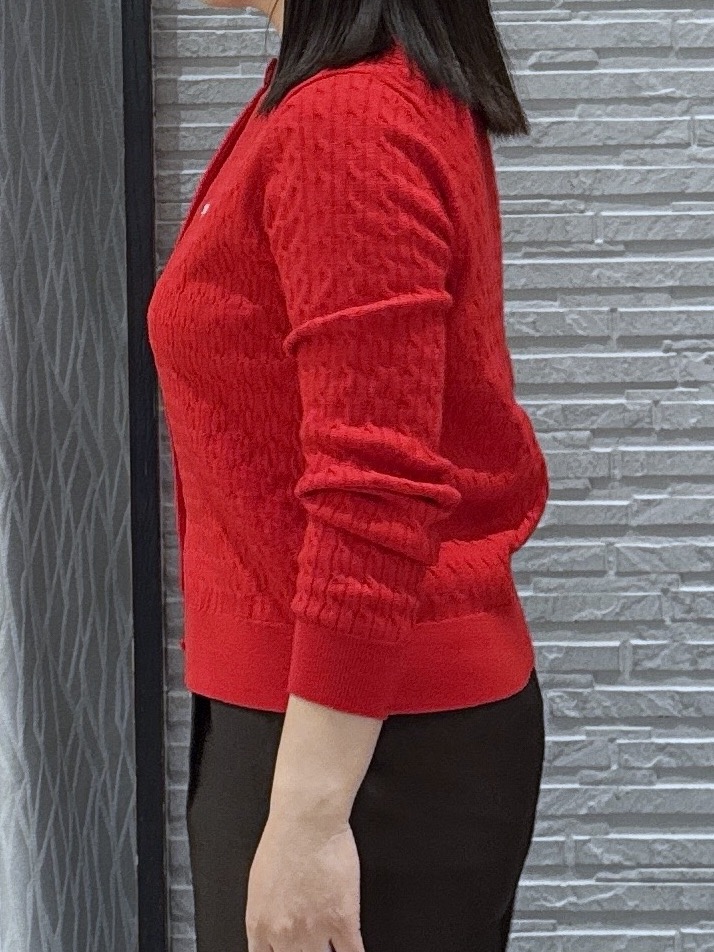 chさんの「THE SHOP TK｜POLO BCS/ケーブルクルーカーディガン」を使ったコーディネート