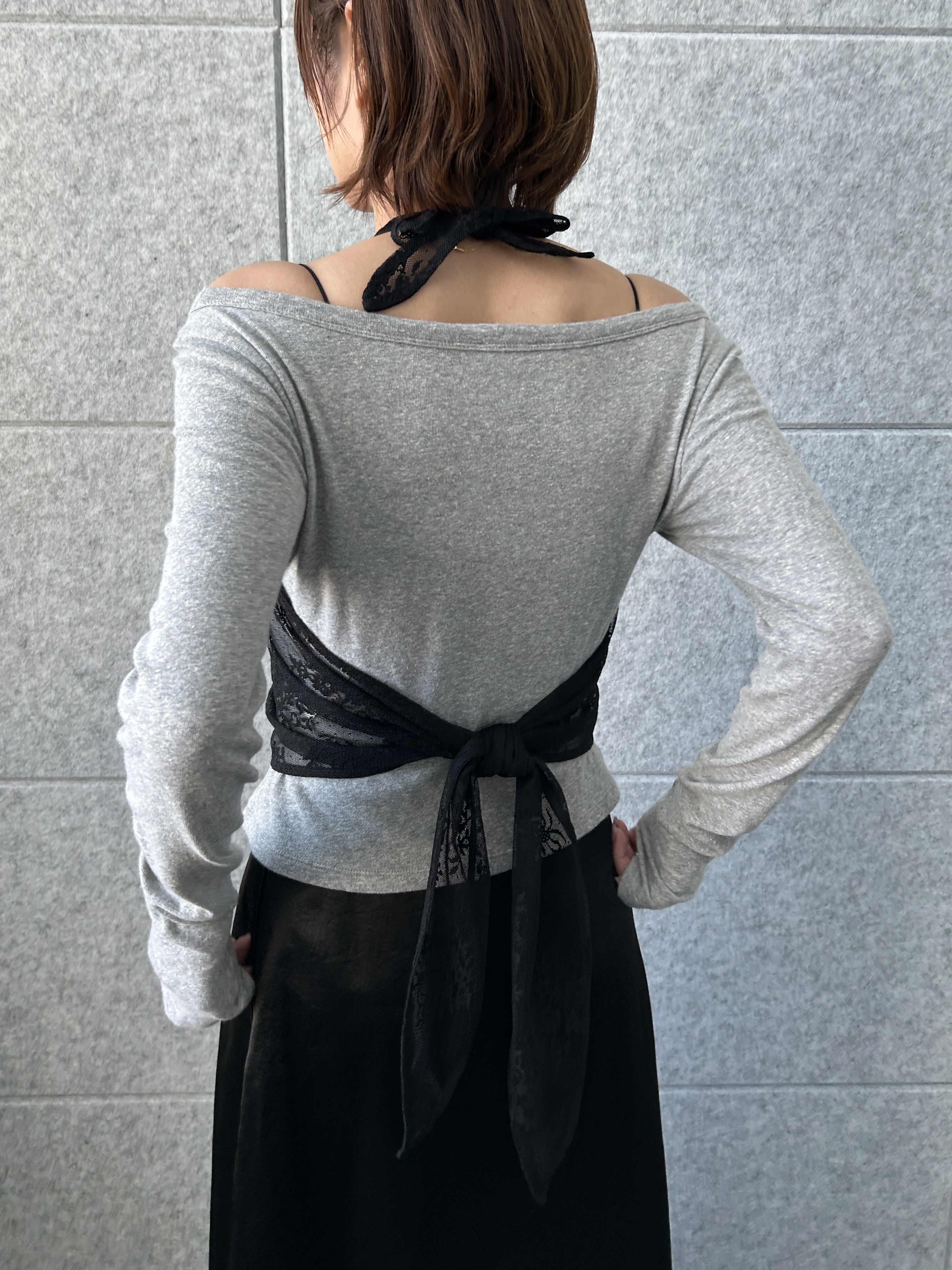 harunaさんの「CODE A｜satin slit flare skirt」を使ったコーディネート