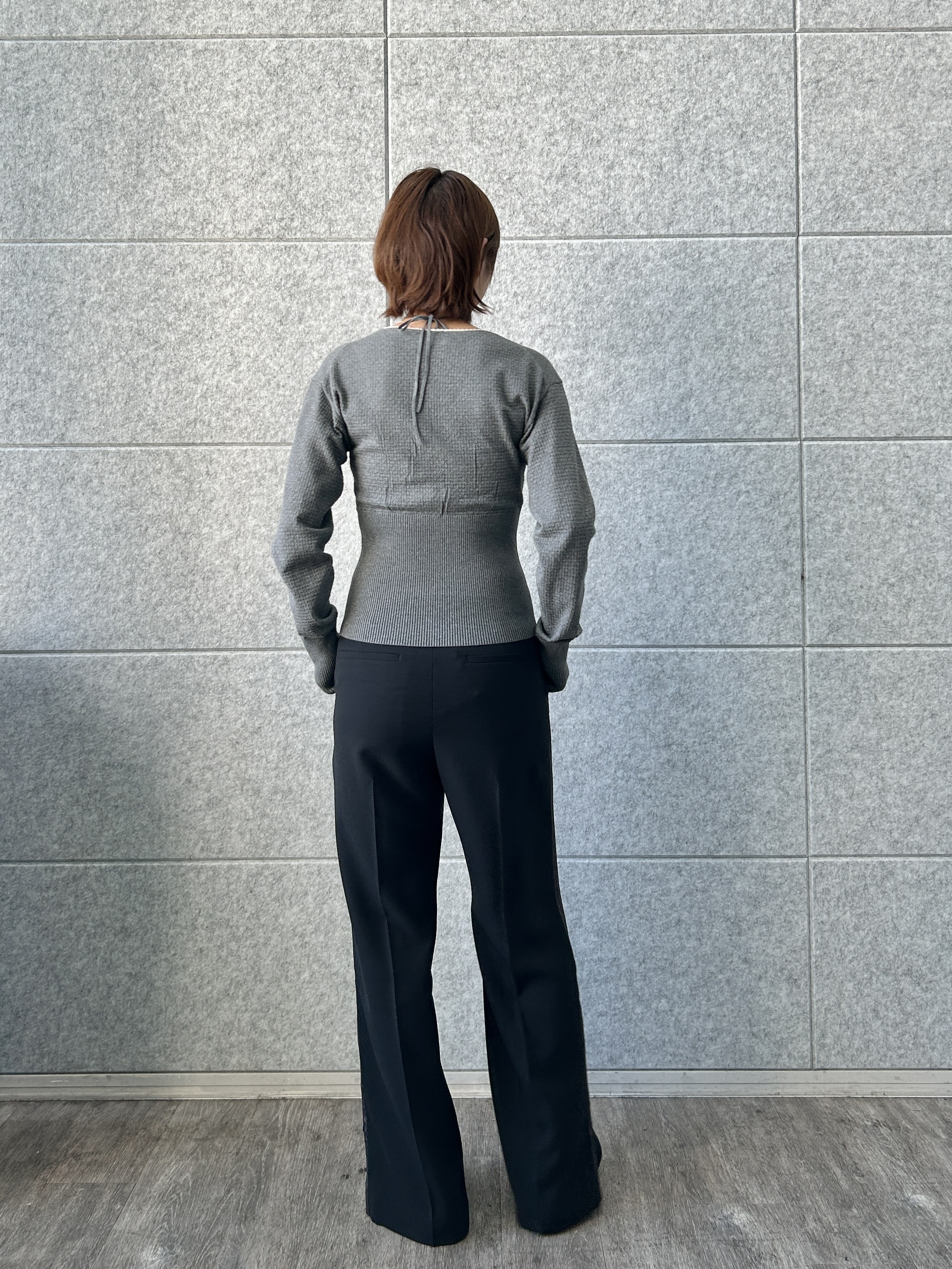 harunaさんの「CODE A｜line zip trousers」を使ったコーディネート