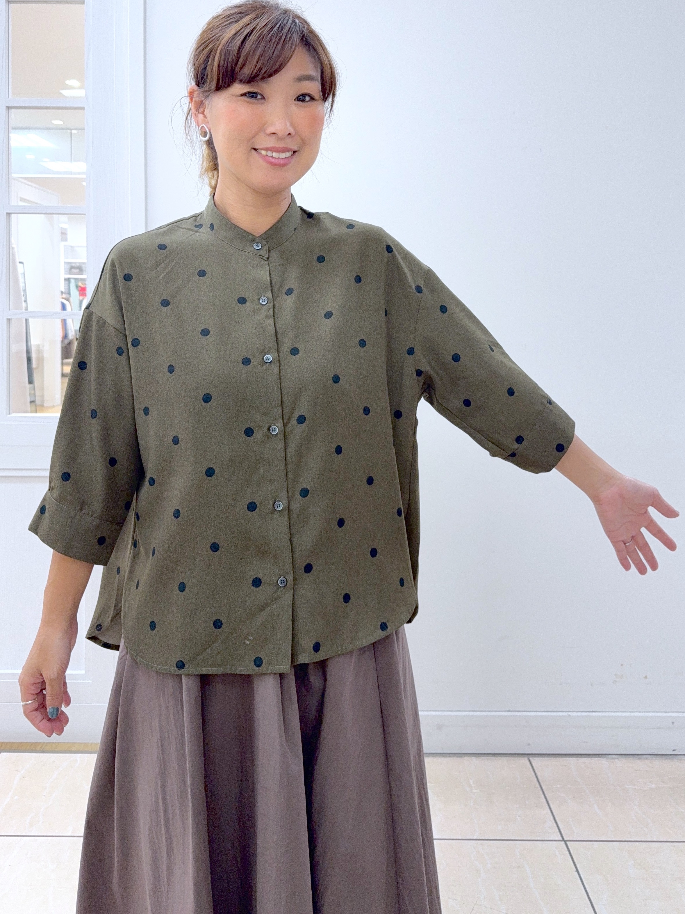 Osawaさんの「Dessin｜ペーパータッチ クルーネックカーディガン」を使ったコーディネート