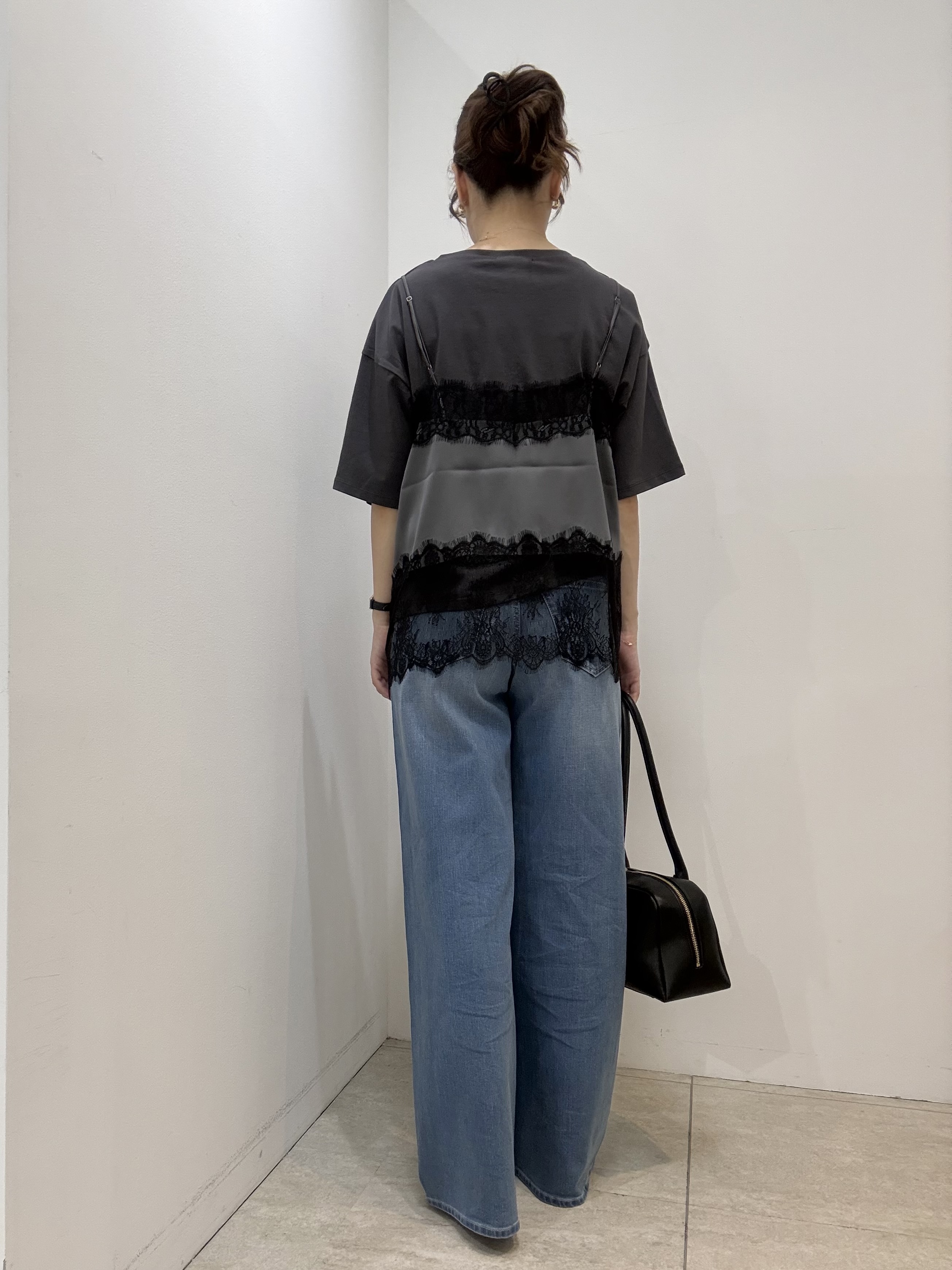 かなえさんの「UNTITLED｜【1枚でもセットでも】レースキャミ付きプルオーバー」を使ったコーディネート