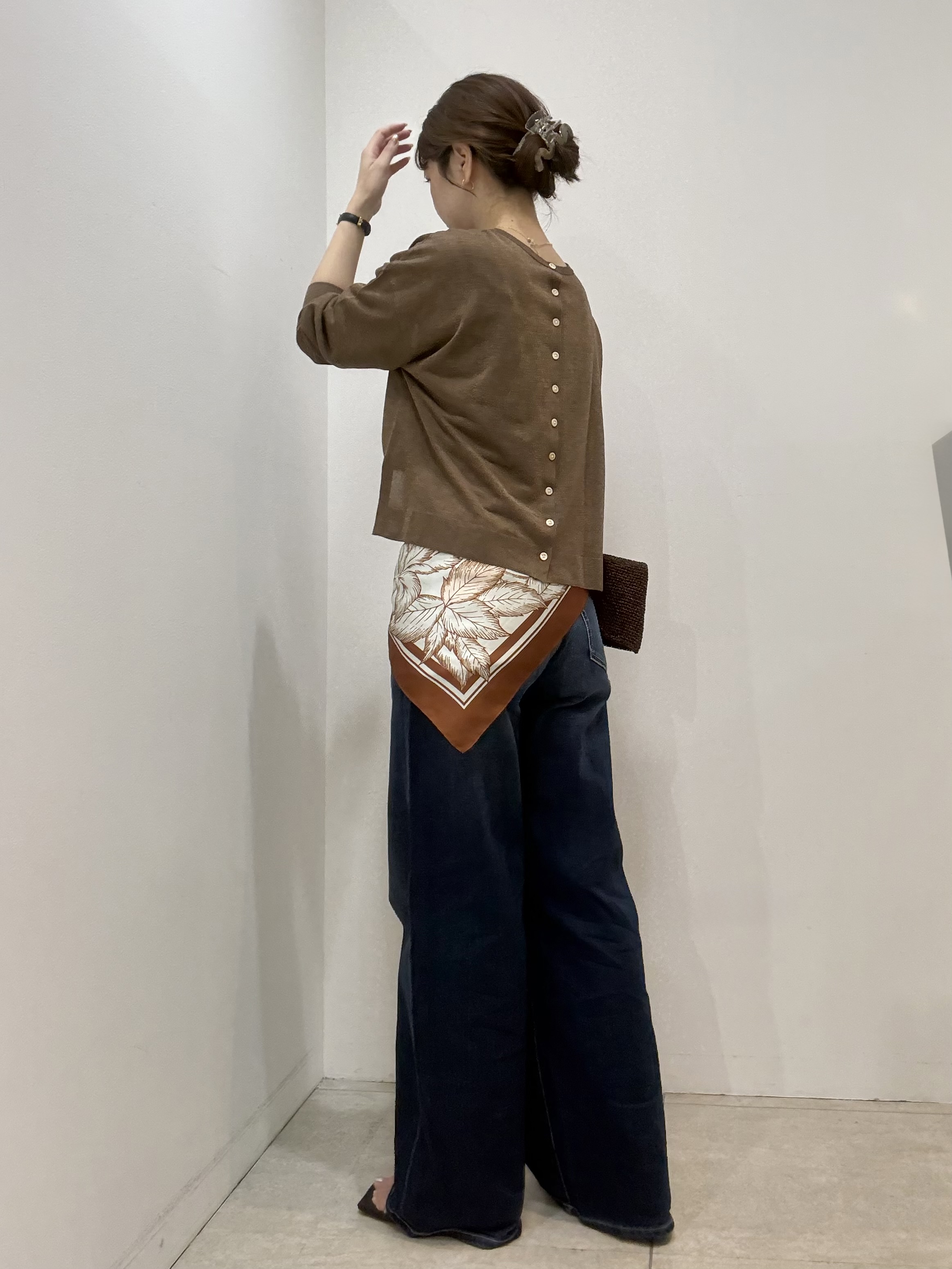 かなえさんの「UNTITLED｜【アンサンブル可/秋羽織り/シアー】前後2WAYカーディガン」を使ったコーディネート