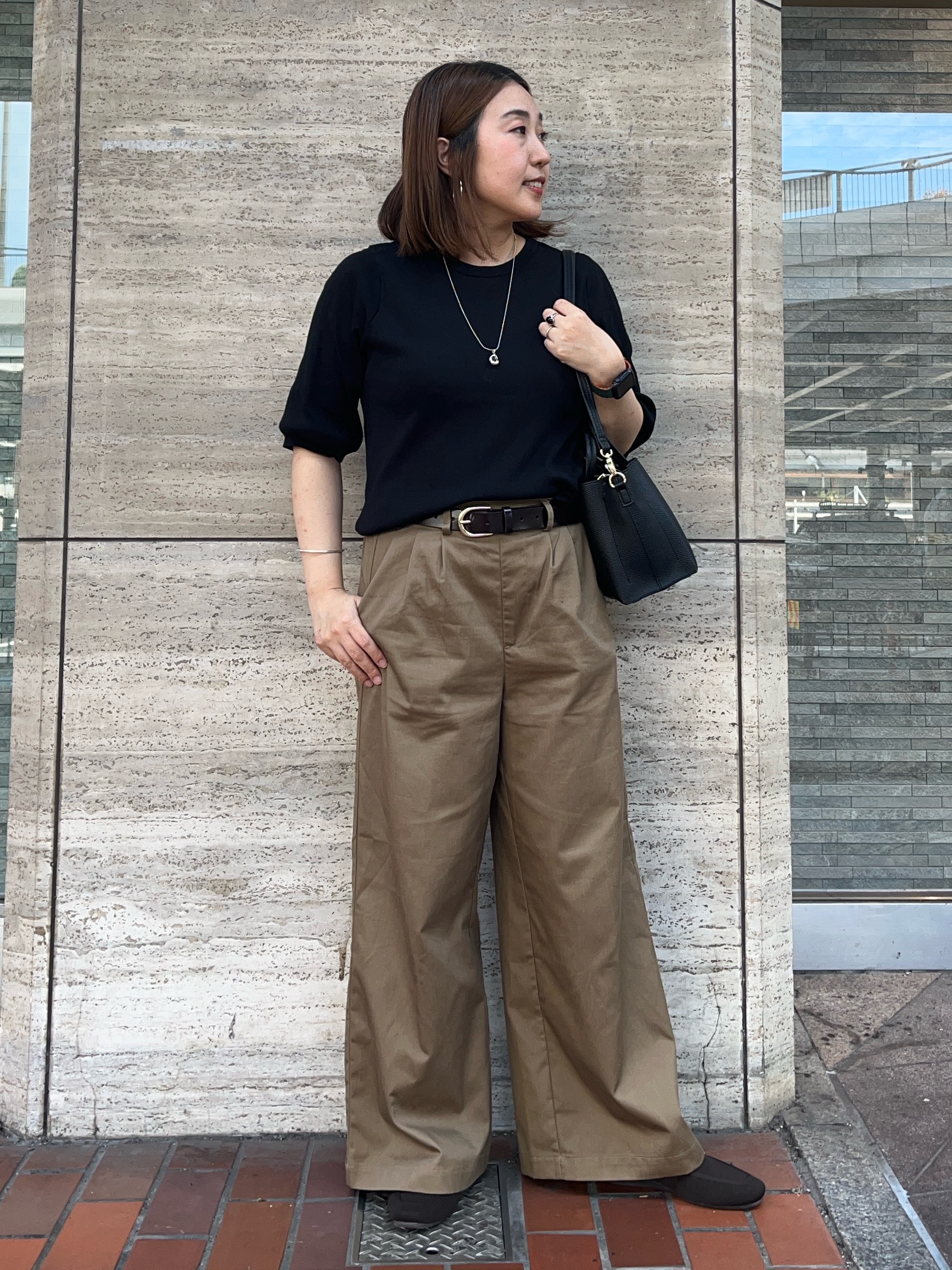 harusakuさんの「SHOO･LA･RUE｜【ガンガン洗える/ひんやり/UV/毛玉になりにくい】二の腕見せない 5分袖ニット」を使ったコーディネート