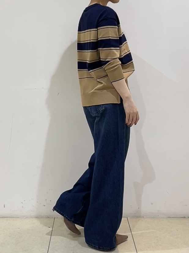 watanabeさんの「UNTITLED｜【顔周りすっきり/体型カバー】ドライタッチVネックニットプルオーバー」を使ったコーディネート