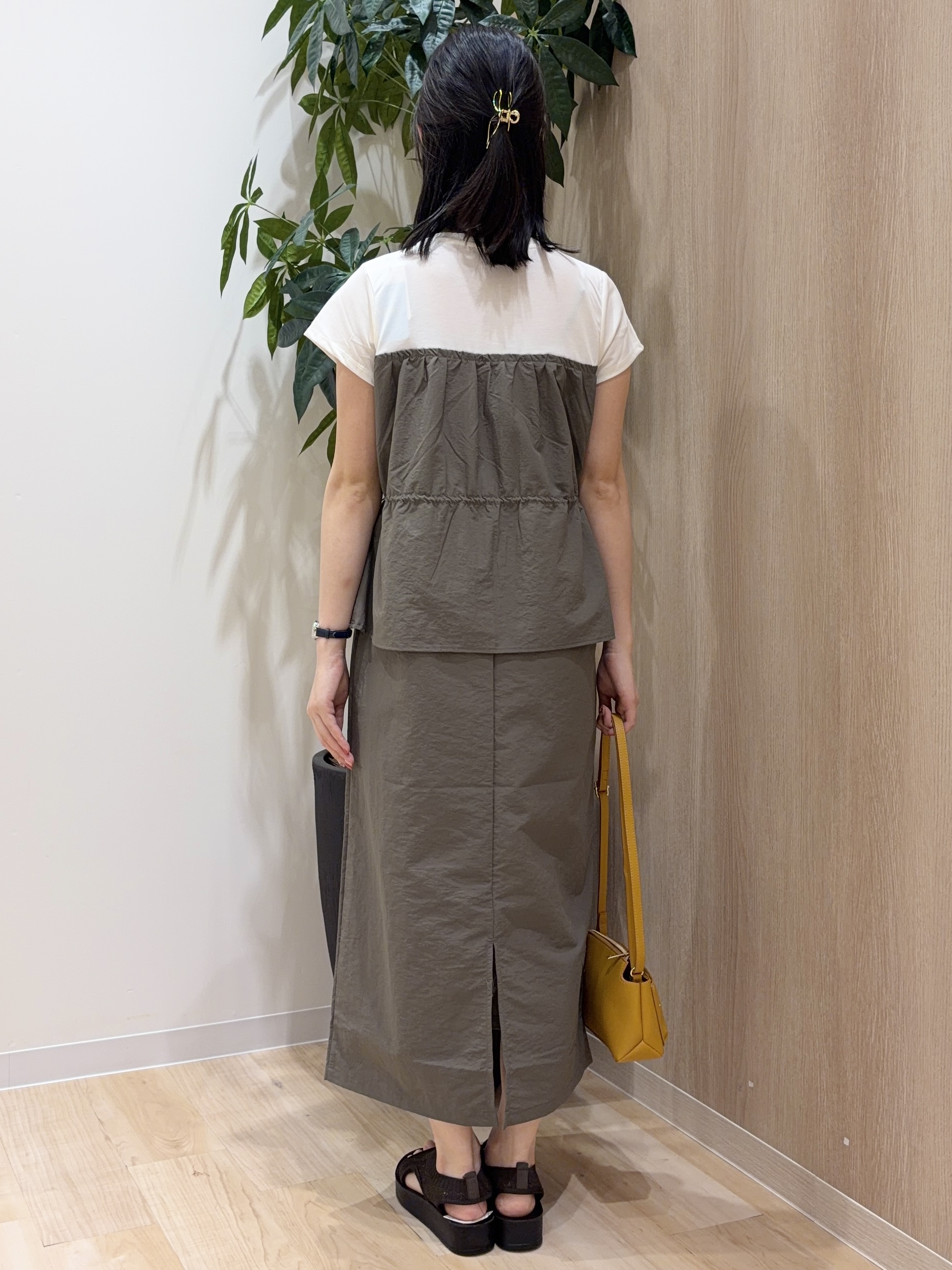 ayaneさんの「grove｜【低身長さんも選べる着丈・洗濯機◎】1枚で旬顔！Tシャツドッキングドロストワンピース」を使ったコーディネート