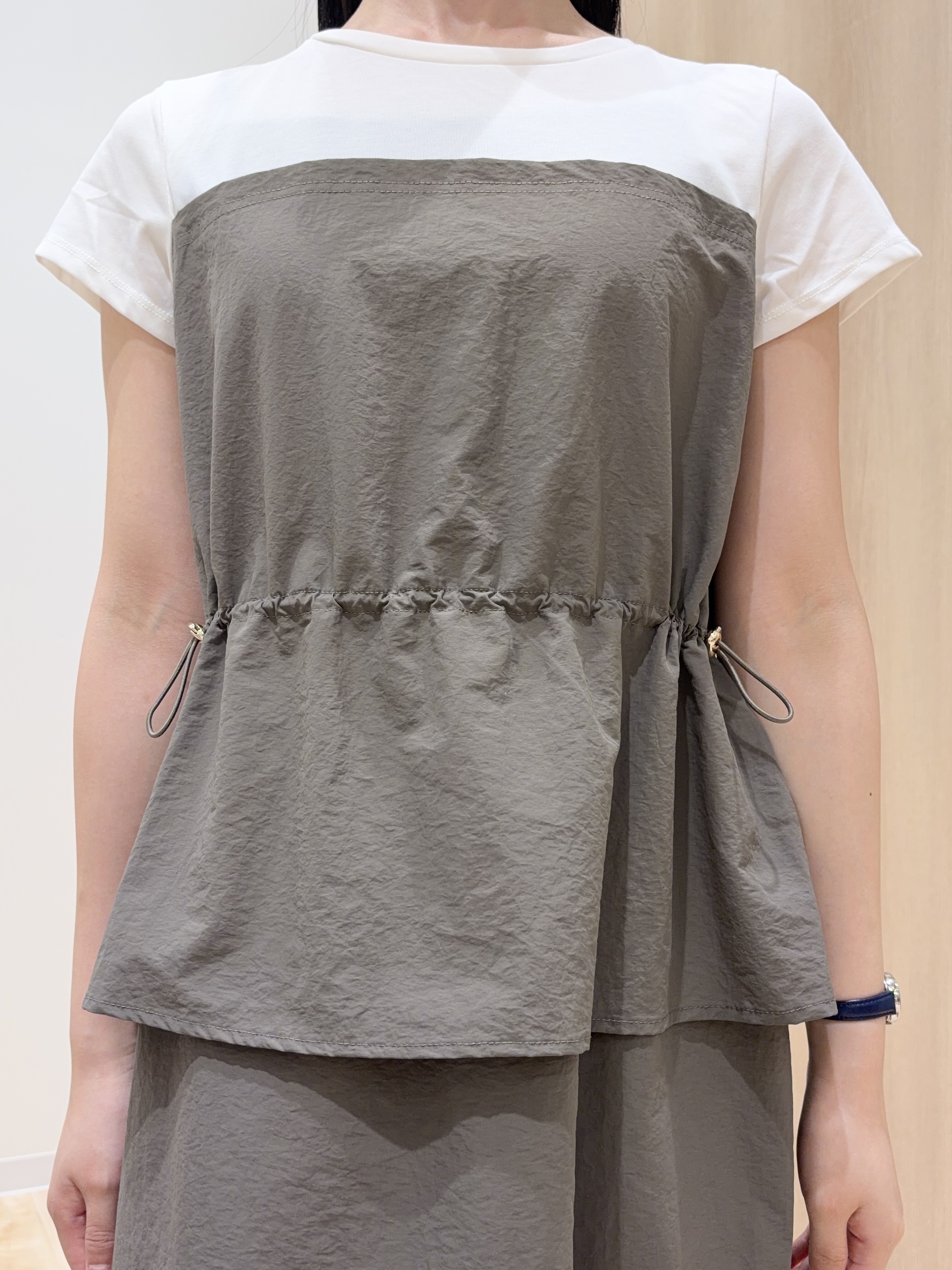 ayaneさんの「grove｜【低身長さんも選べる着丈・洗濯機◎】1枚で旬顔！Tシャツドッキングドロストワンピース」を使ったコーディネート