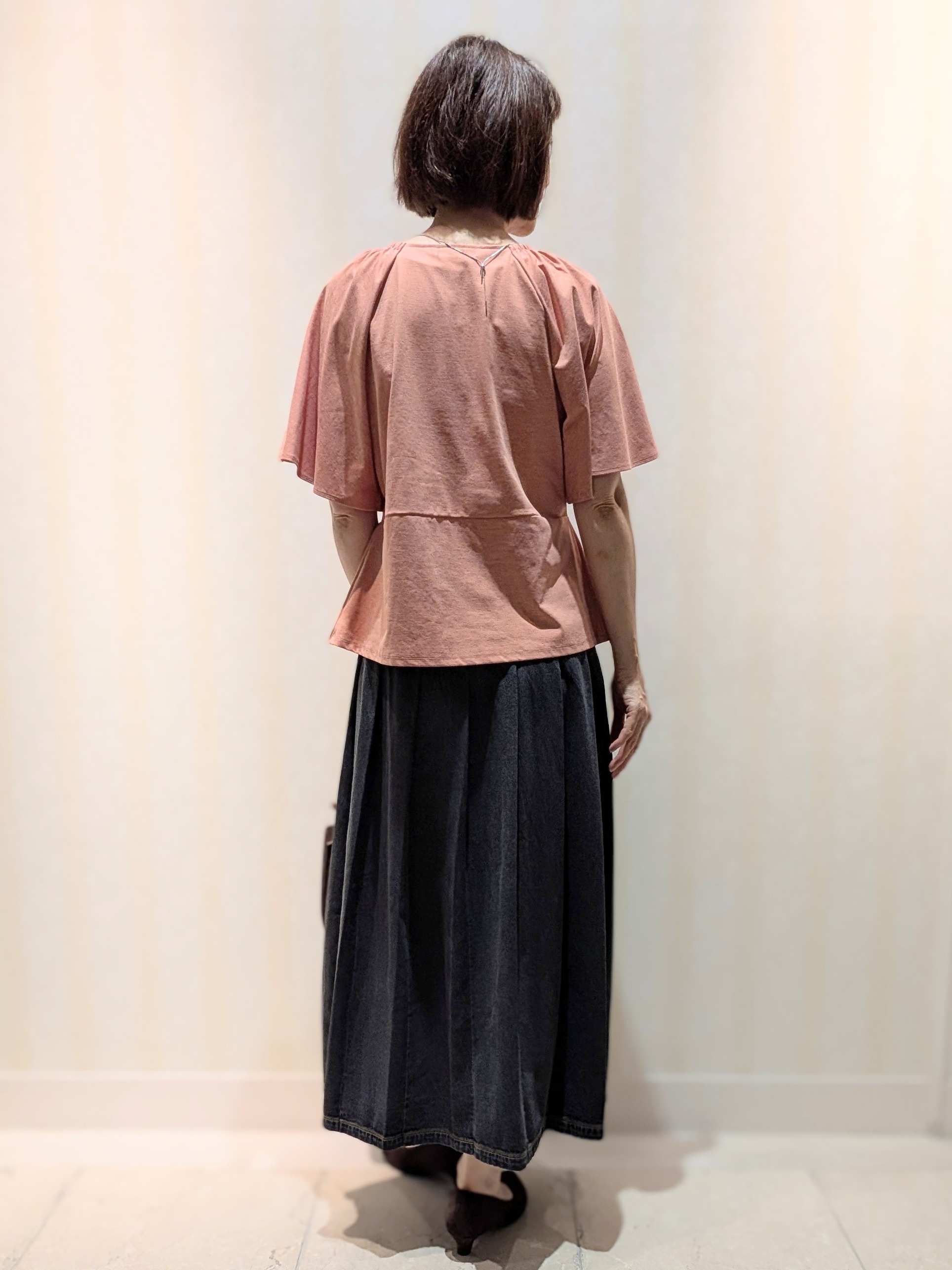 Ariさんの「Reflect｜【UVカット／接触冷感／吸水速乾】フレアスリーブペプラムカットソー」を使ったコーディネート