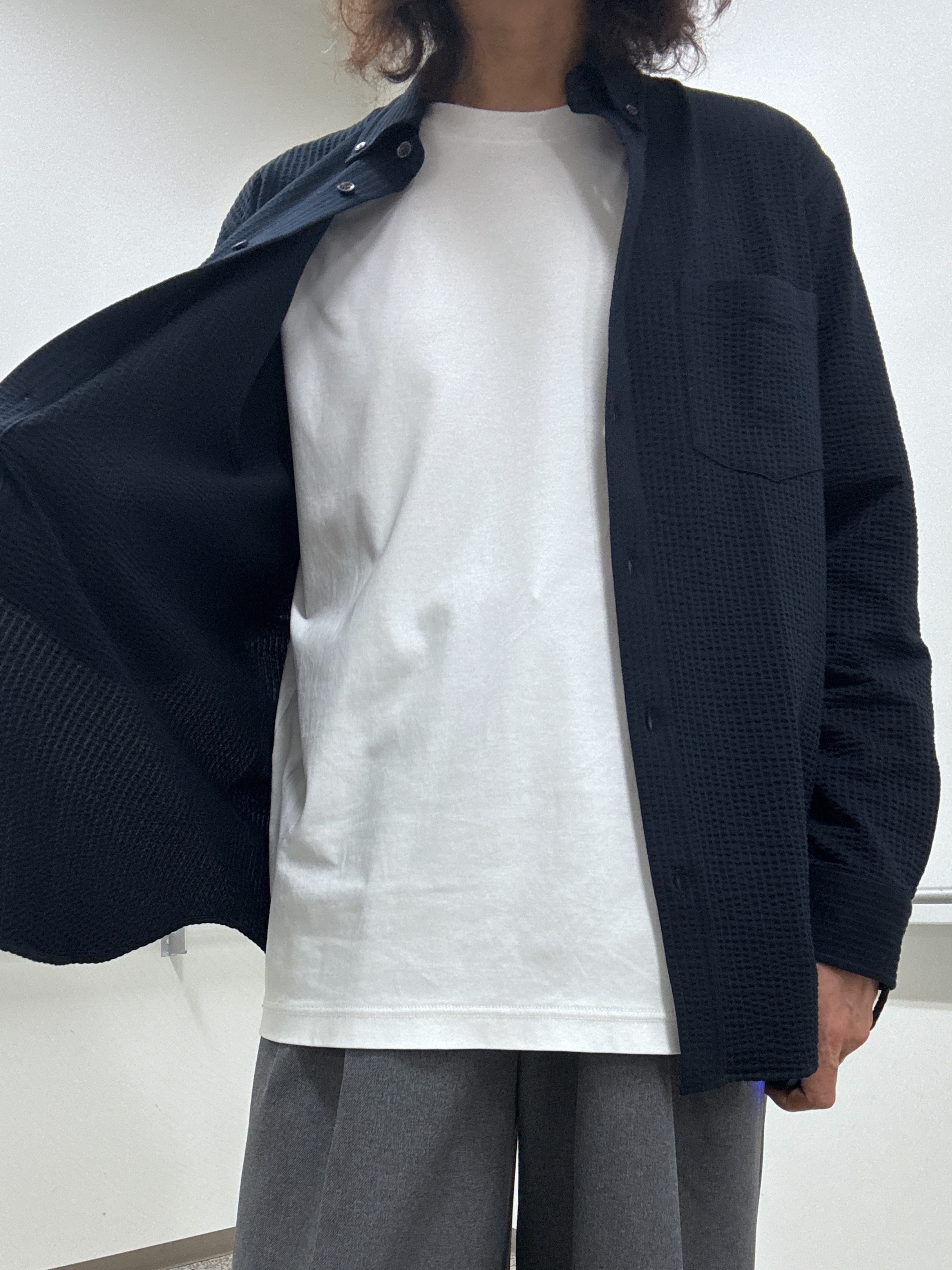おーのさんの「TAKEO KIKUCHI｜【抗菌防臭/シーズンレス】シアサッカー ジャージシャツ」を使ったコーディネート