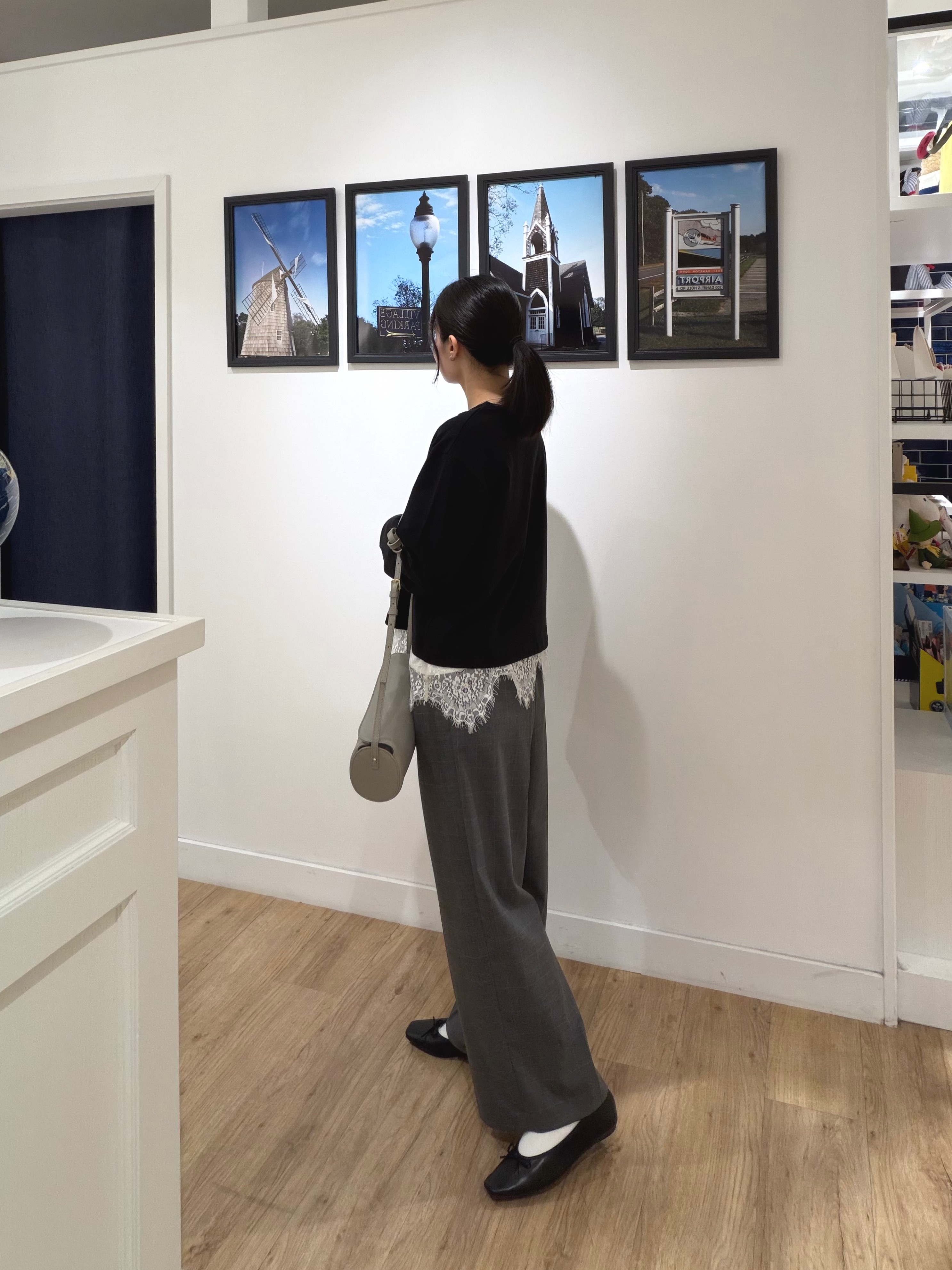 秦美里さんの「Dessin｜サテンレース キャミソール」を使ったコーディネート
