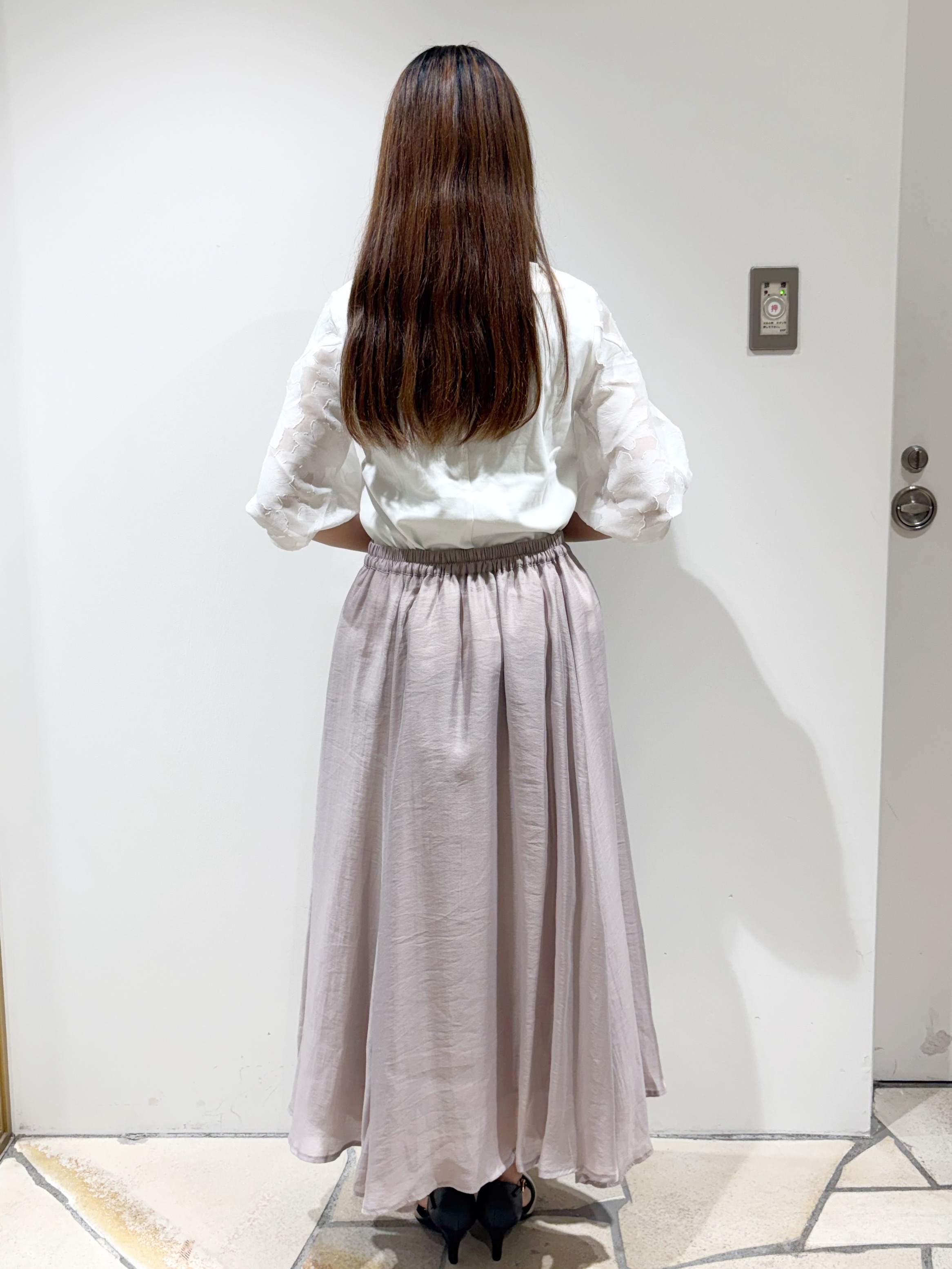 みあたんさんの「index｜【接触冷感／UVケア】花柄ジャカードスリーブトップス《洗濯機OK》」を使ったコーディネート