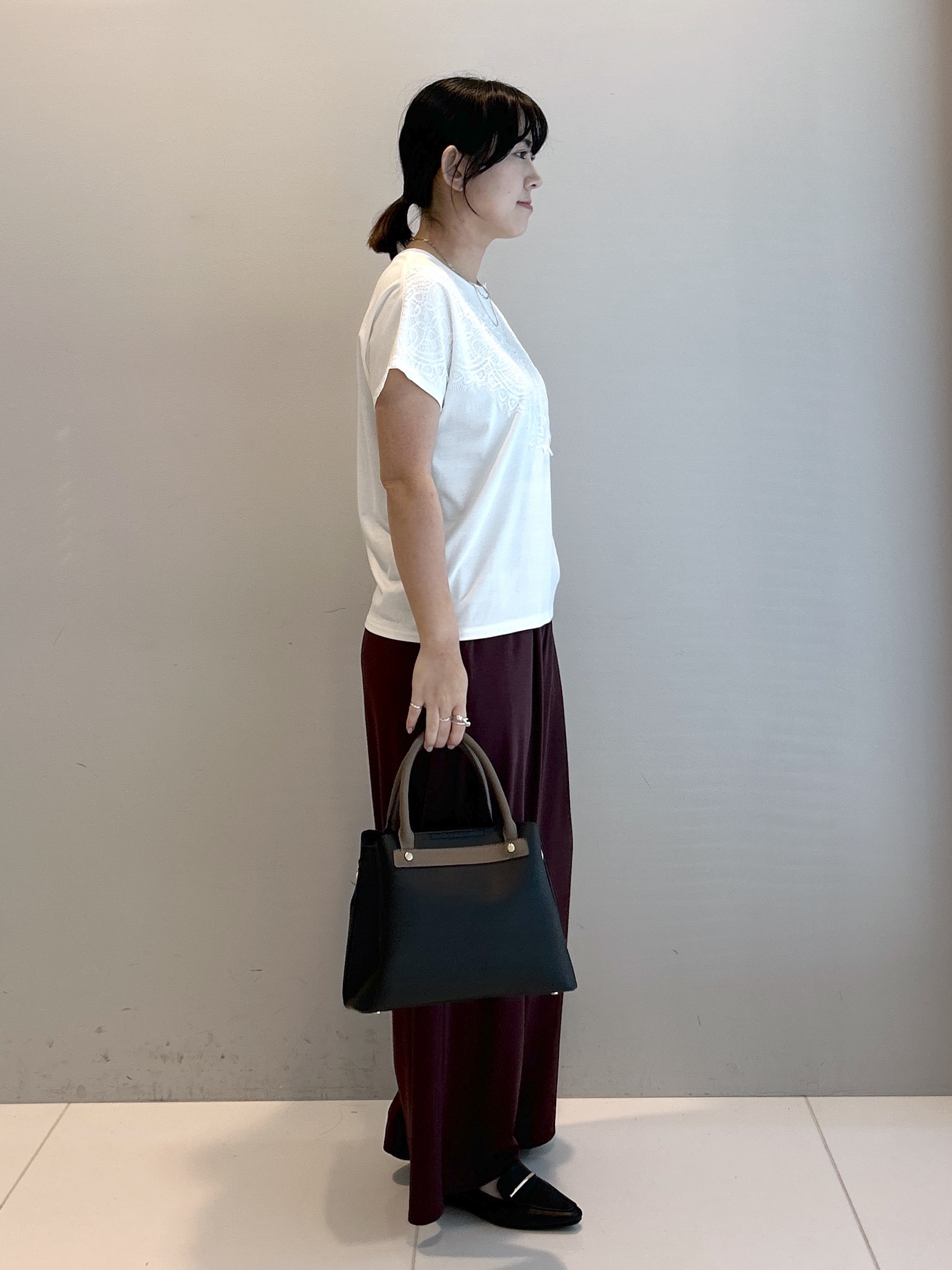 Hirokaさんの「grove｜【持続冷感/SET UP可】ひんやりポンチシリーズ／フロントレースドルマンカットソー」を使ったコーディネート