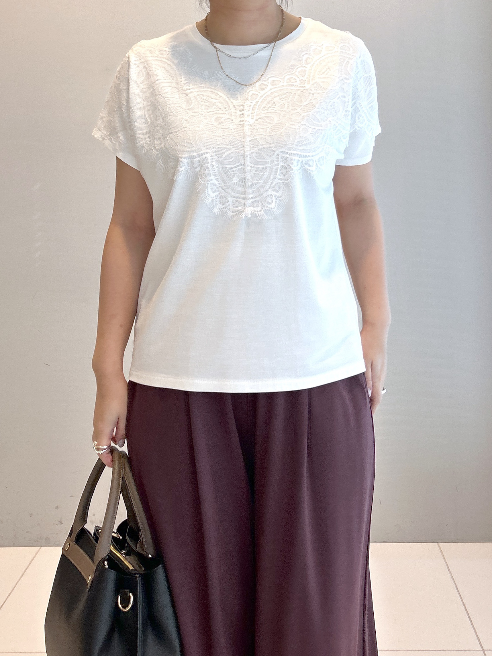 Hirokaさんの「grove｜【持続冷感/SET UP可】ひんやりポンチシリーズ／フロントレースドルマンカットソー」を使ったコーディネート