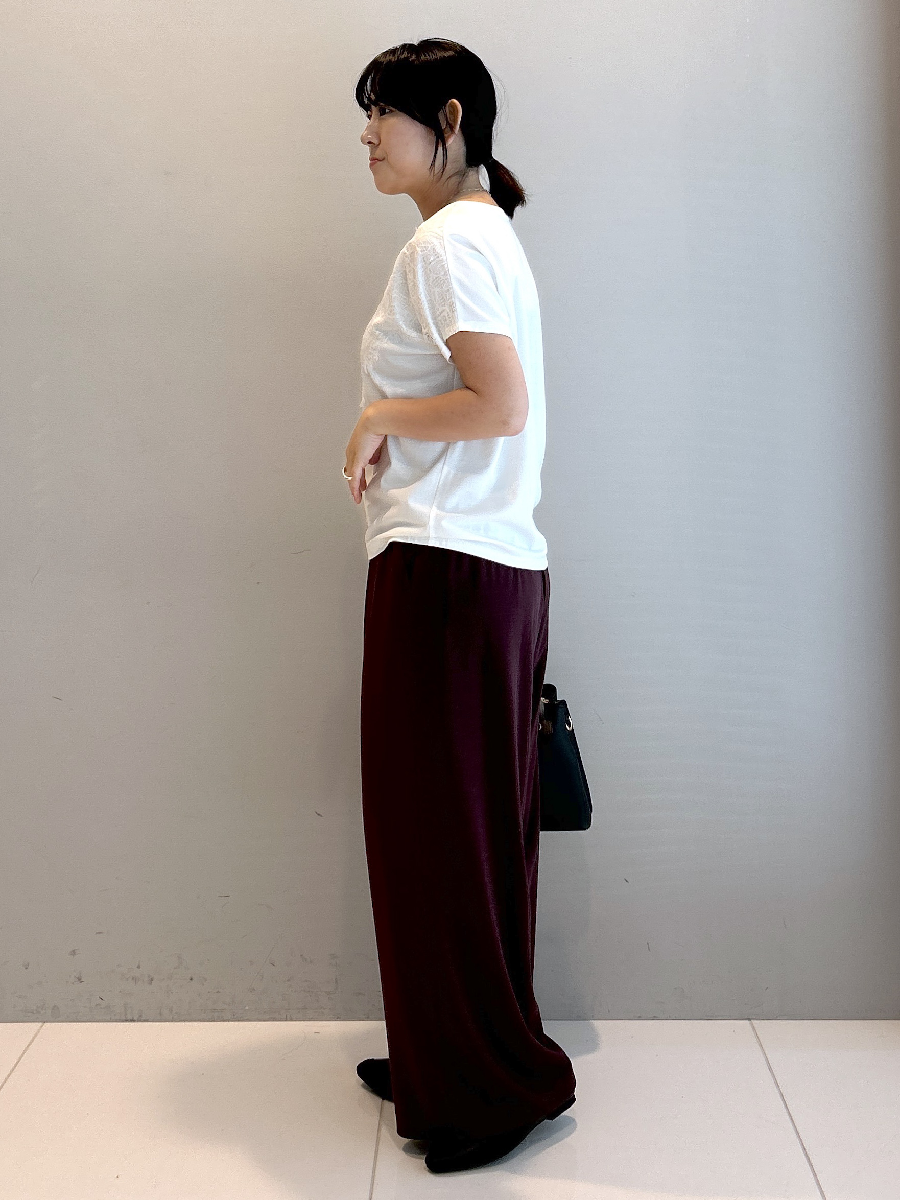 Hirokaさんの「grove｜【持続冷感/SET UP可】ひんやりポンチシリーズ／フロントレースドルマンカットソー」を使ったコーディネート