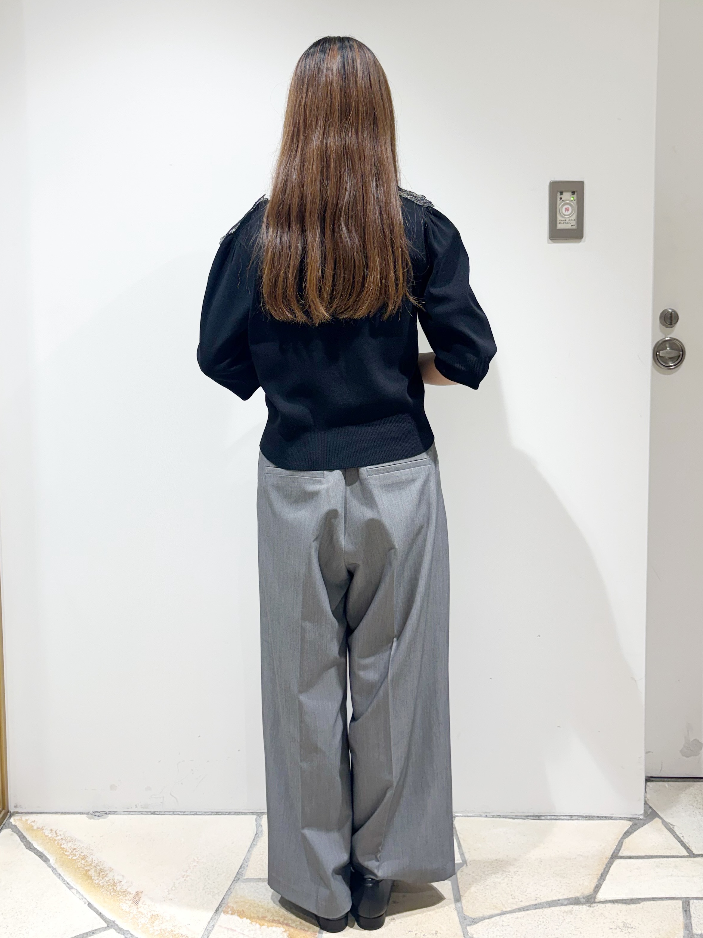 みあたんさんの「index｜【UVケア】エンブロイダリーレースVネックカーディガン《洗濯機OK》」を使ったコーディネート