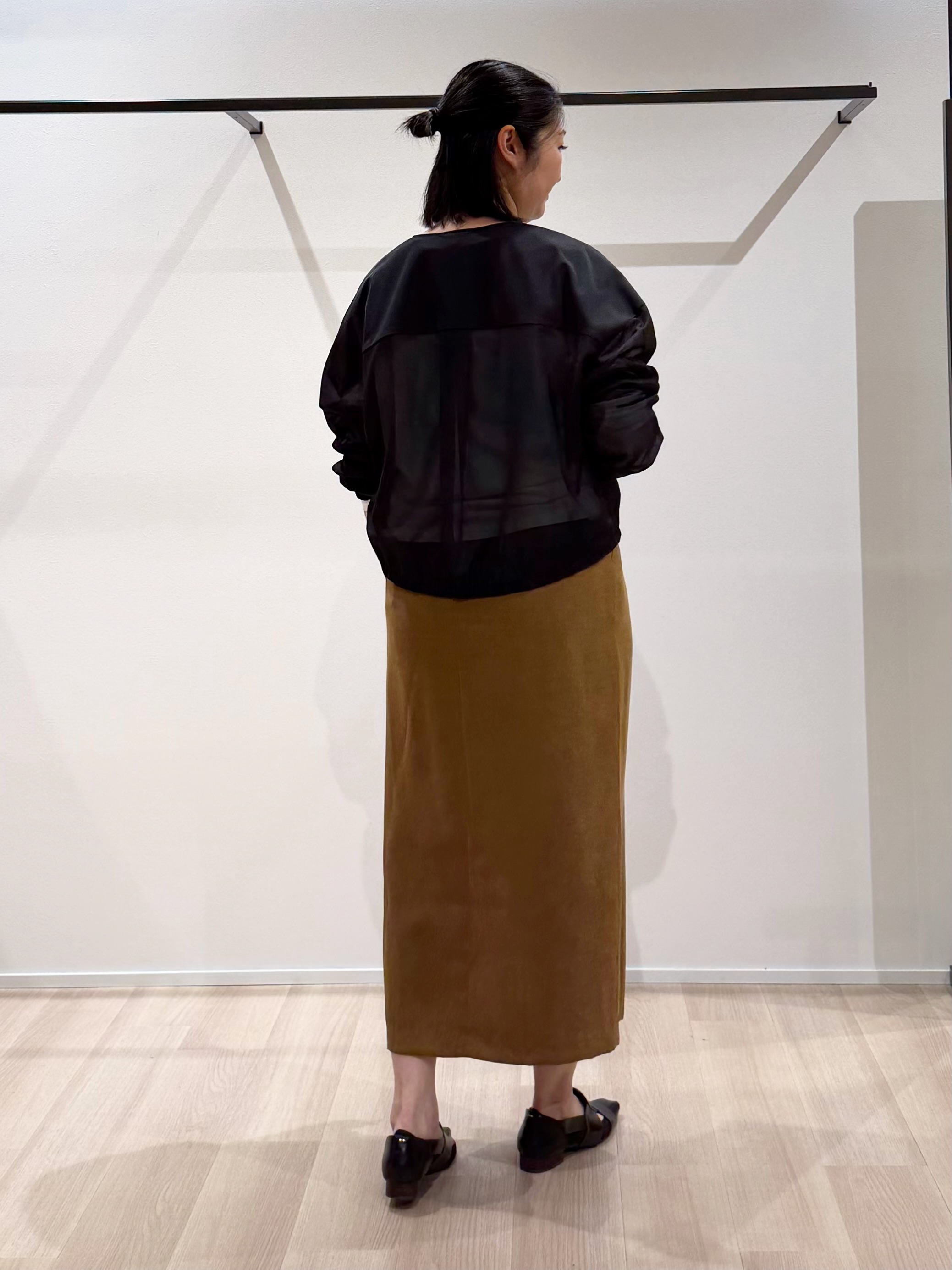 TOMOMIさんの「UNTITLED｜【秋羽織り/ジップ】トリコットシアーブラウス」を使ったコーディネート