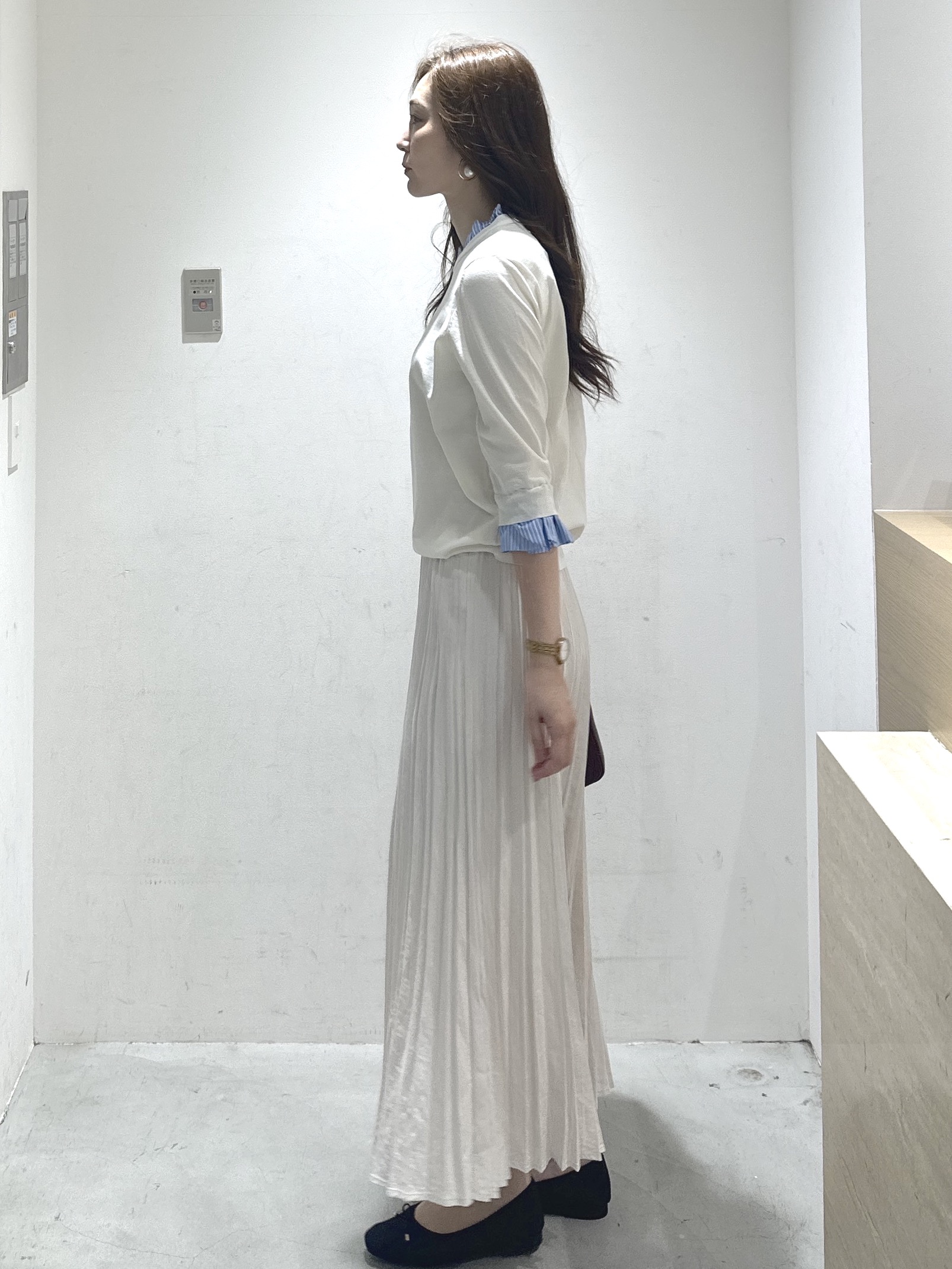 keito.iさんの「OPAQUE.CLIP｜【UVケア／遮熱性】フリルドッキングニット《洗濯機OK》」を使ったコーディネート
