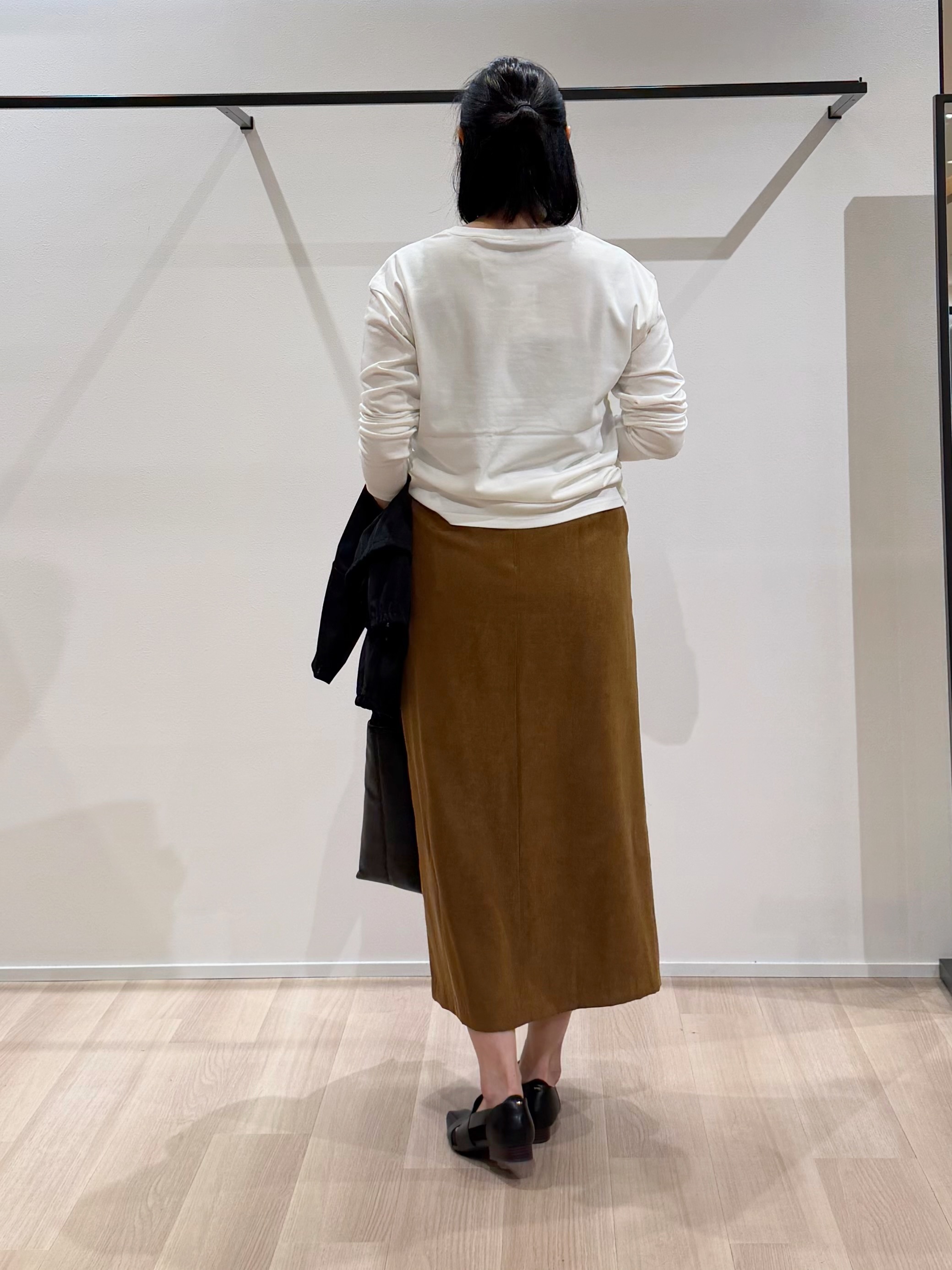 TOMOMIさんの「UNTITLED｜【ロゴ・プリント】フォトグラフィックロンT」を使ったコーディネート