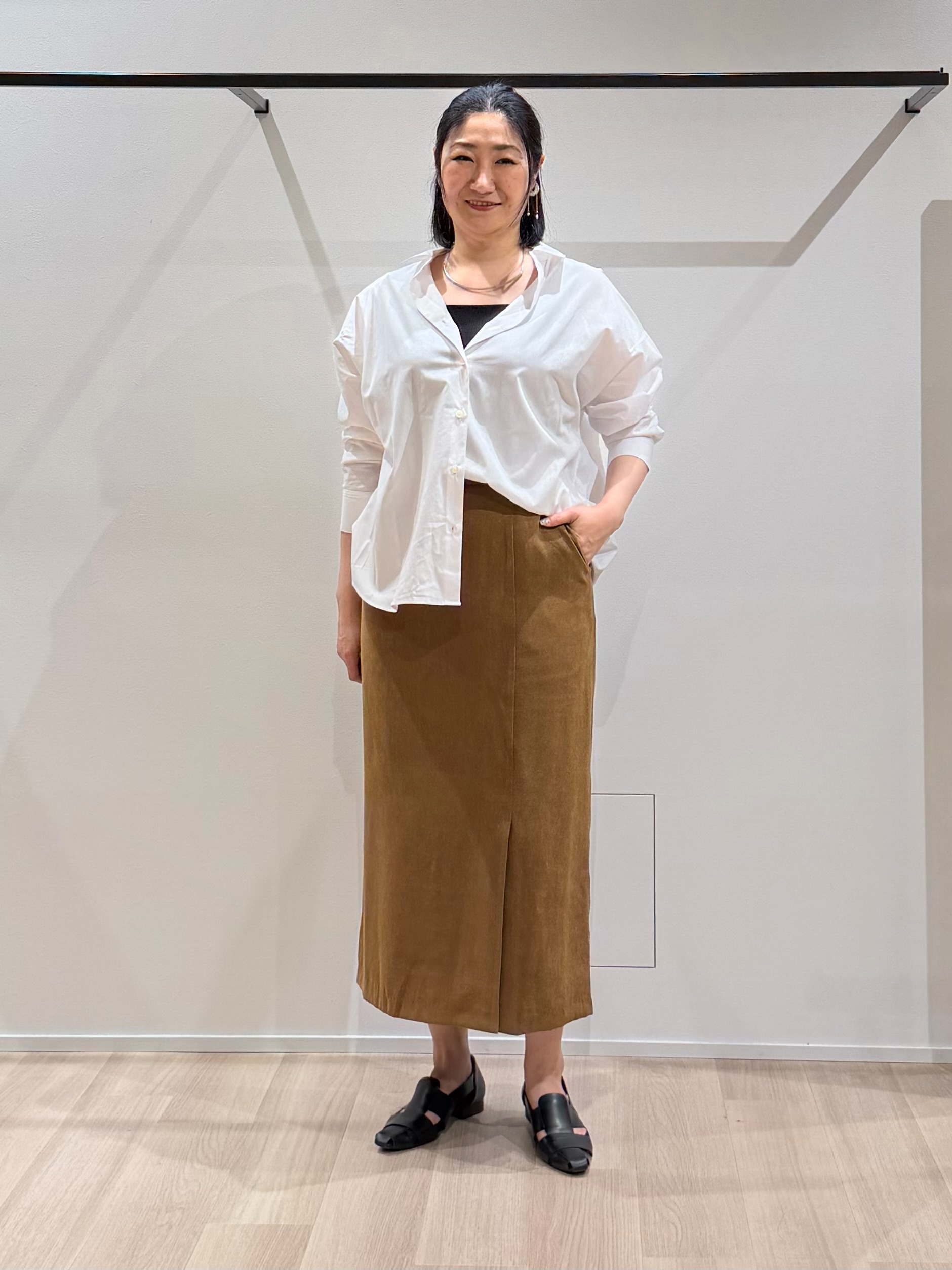 TOMOMIさんの「UNTITLED｜コットンドルマンシャツ」を使ったコーディネート