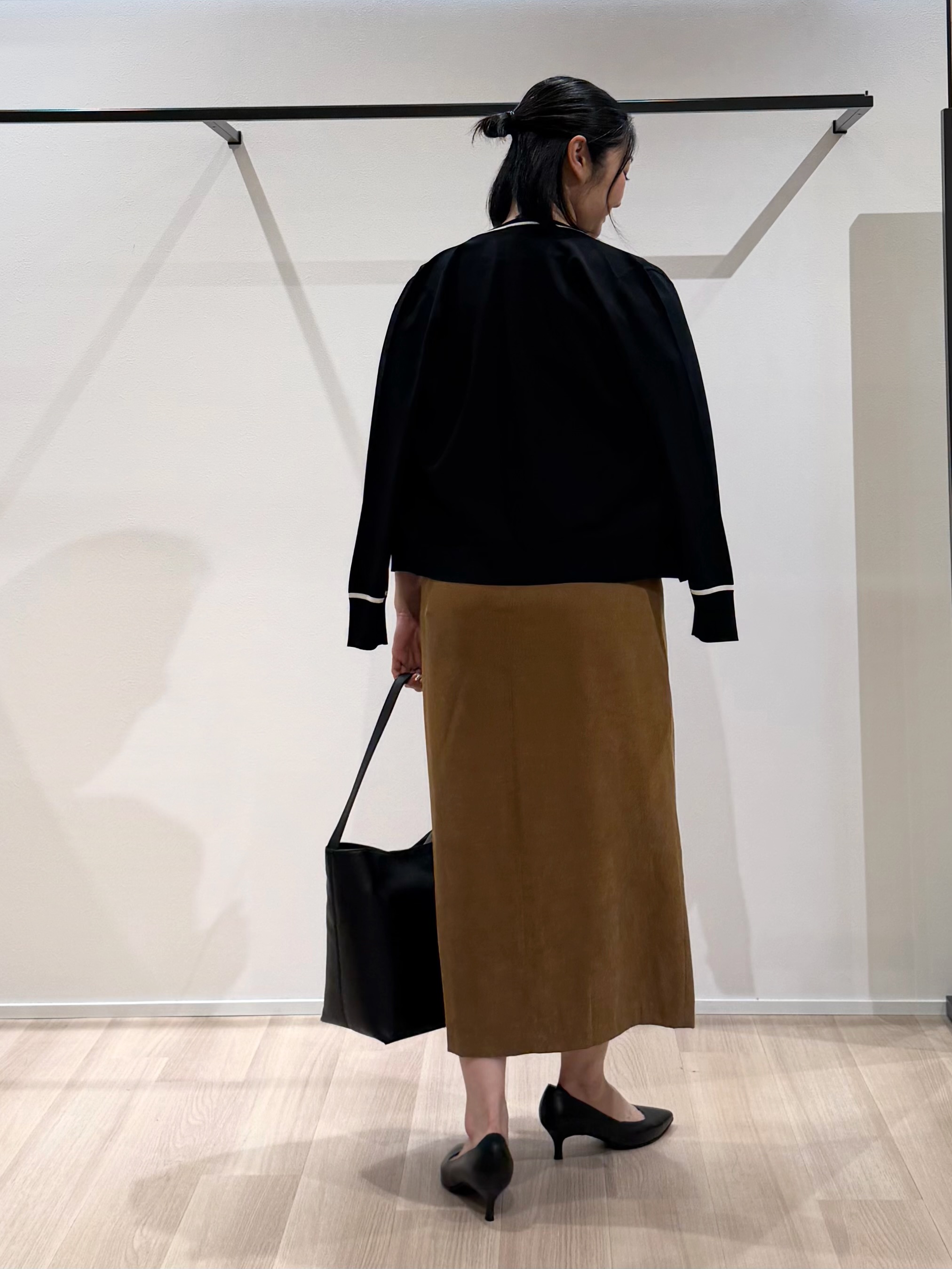 TOMOMIさんの「UNTITLED｜【アンサンブル可能/秋羽織り】コンパクトニットカーディガン」を使ったコーディネート