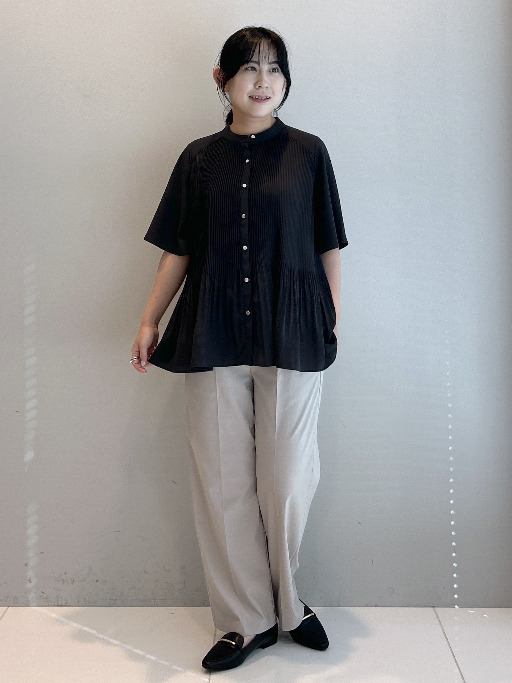 Hirokaさんの「grove｜【体系カバー◎】大人フェミニン消しプリーツブラウス」を使ったコーディネート