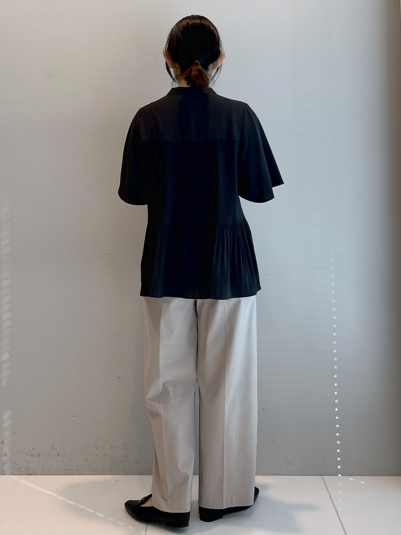 Hirokaさんの「grove｜【体系カバー◎】大人フェミニン消しプリーツブラウス」を使ったコーディネート