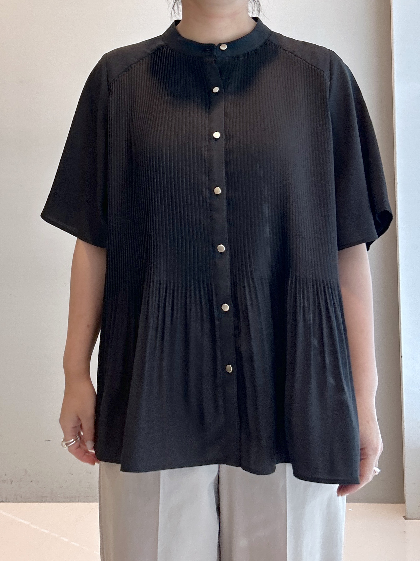 Hirokaさんの「grove｜【体系カバー◎】大人フェミニン消しプリーツブラウス」を使ったコーディネート