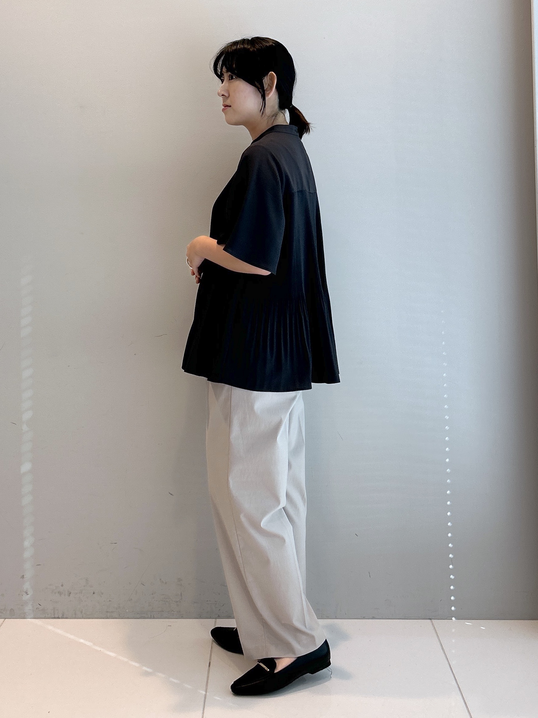 Hirokaさんの「grove｜【体系カバー◎】大人フェミニン消しプリーツブラウス」を使ったコーディネート