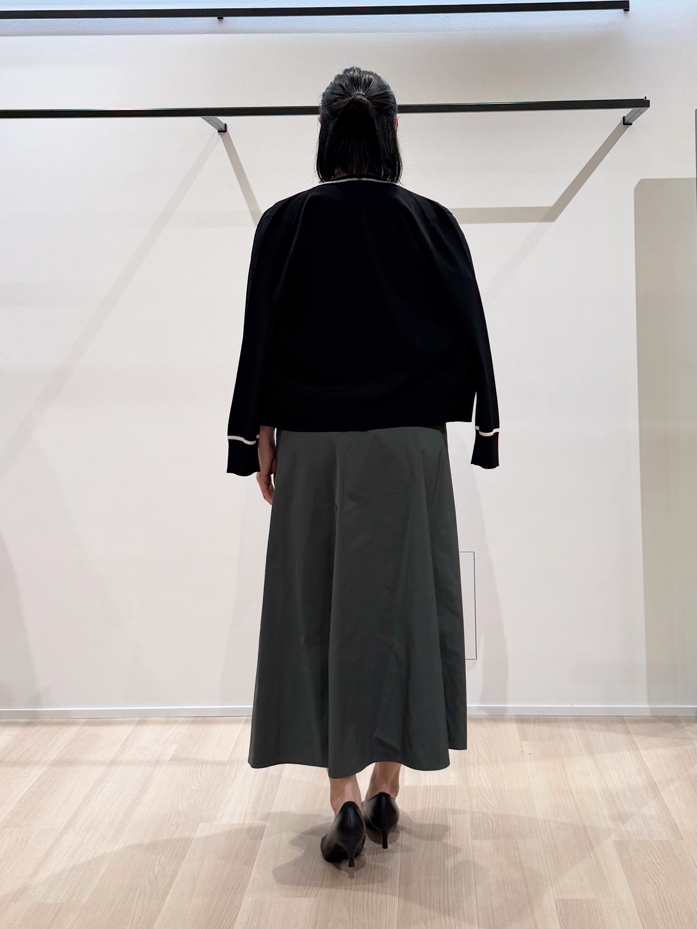 TOMOMIさんの「UNTITLED｜【アンサンブル可能/秋羽織り】コンパクトニットカーディガン」を使ったコーディネート