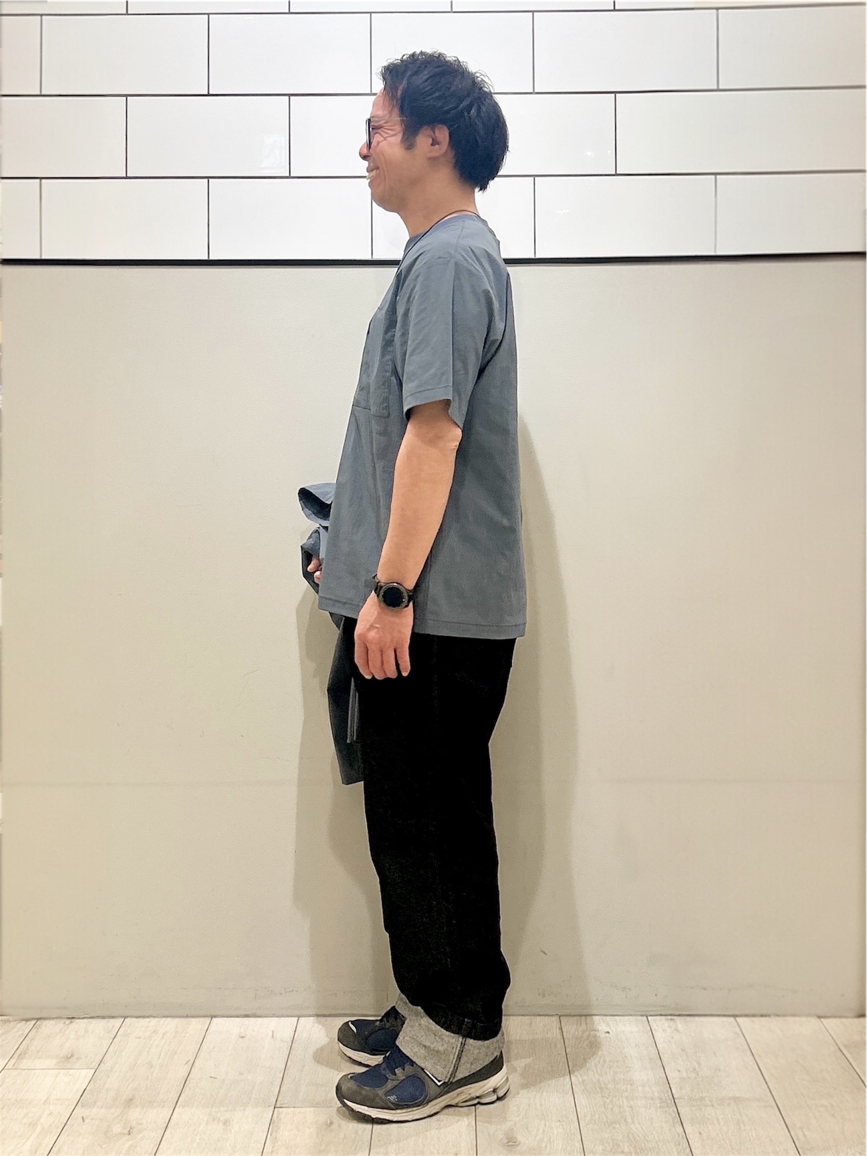 KENJI Iさんの「THE SHOP TK｜【接触冷感/洗濯機OK/セットアップ可】ナイロンストレッチ半袖シャツ」を使ったコーディネート