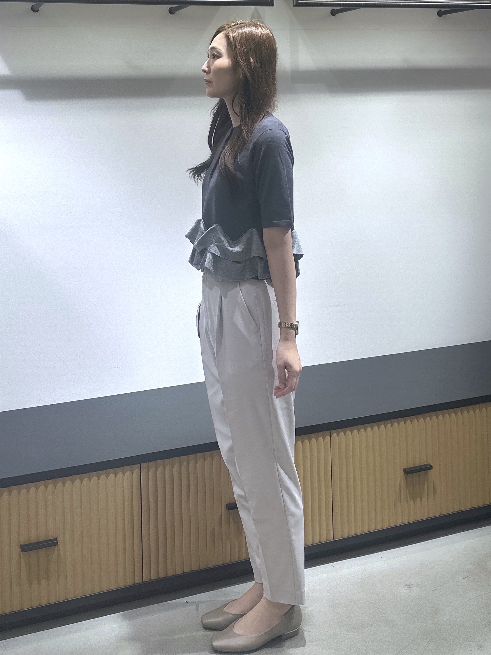 keito.iさんの「OPAQUE.CLIP｜【UVケア／遮熱性】裾フリルヘンリーネックニット《抗ピル／洗濯機OK》」を使ったコーディネート