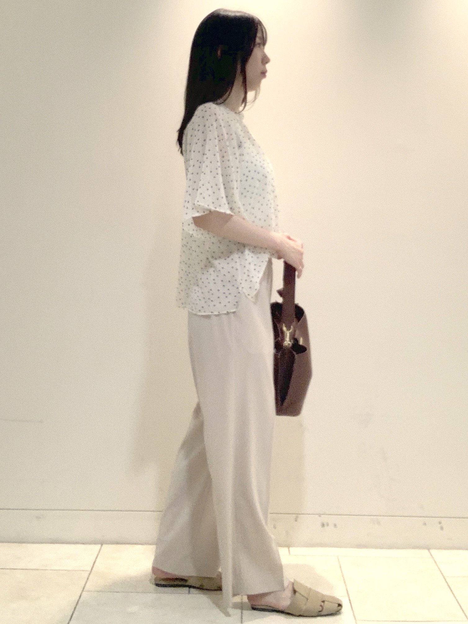 ヤマグチさんの「Reflect｜【セットアップ／手洗い可】ドット柄シアーブラウス」を使ったコーディネート