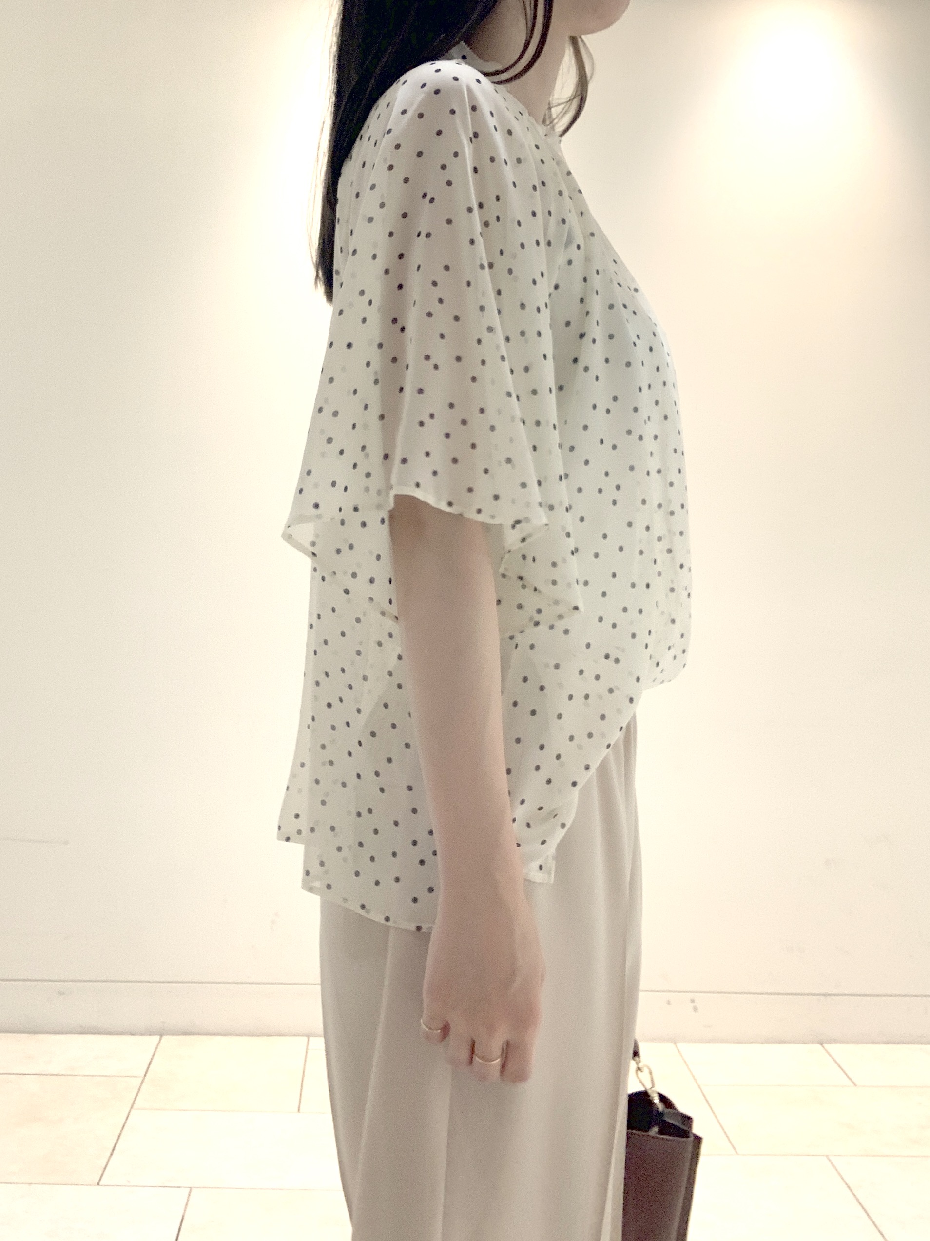 ヤマグチさんの「Reflect｜【セットアップ／手洗い可】ドット柄シアーブラウス」を使ったコーディネート