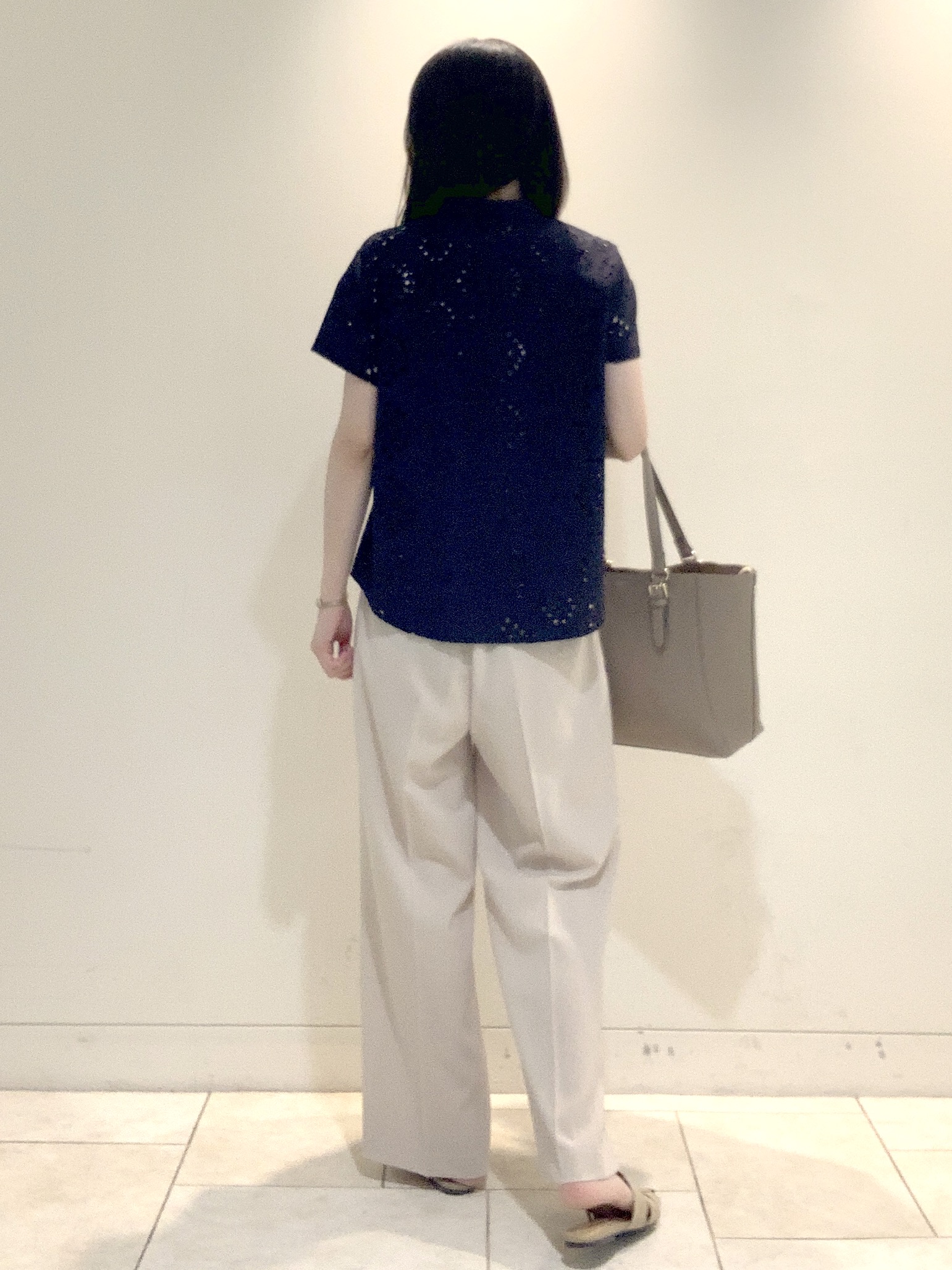 ヤマグチさんの「Reflect｜【通勤◎】カットワーク刺繍レース シャツブラウス」を使ったコーディネート