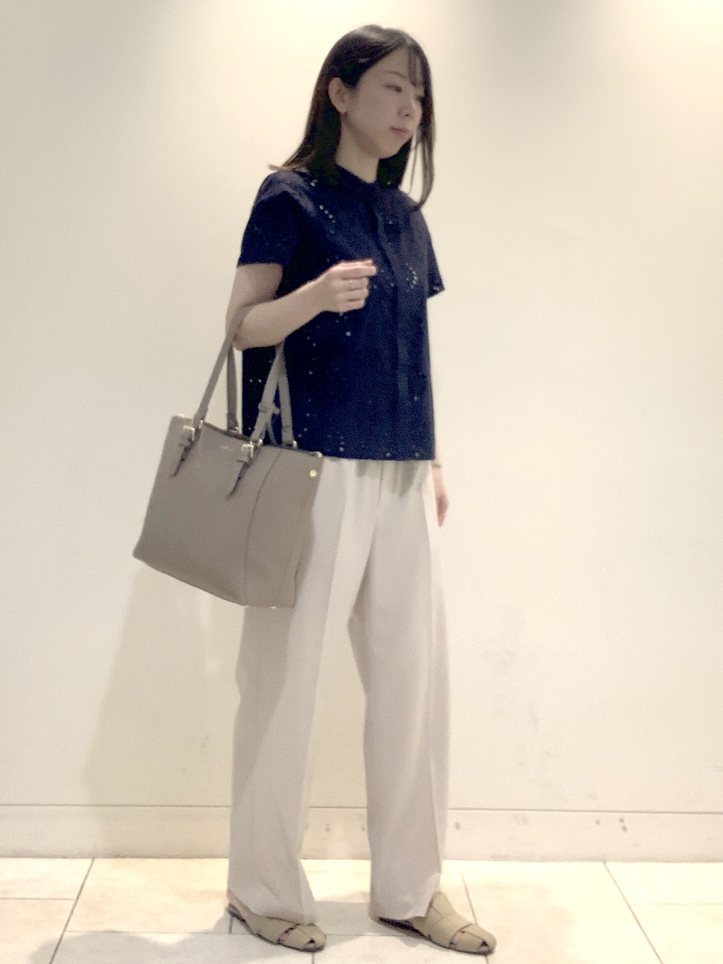 ヤマグチさんの「Reflect｜【通勤◎】カットワーク刺繍レース シャツブラウス」を使ったコーディネート