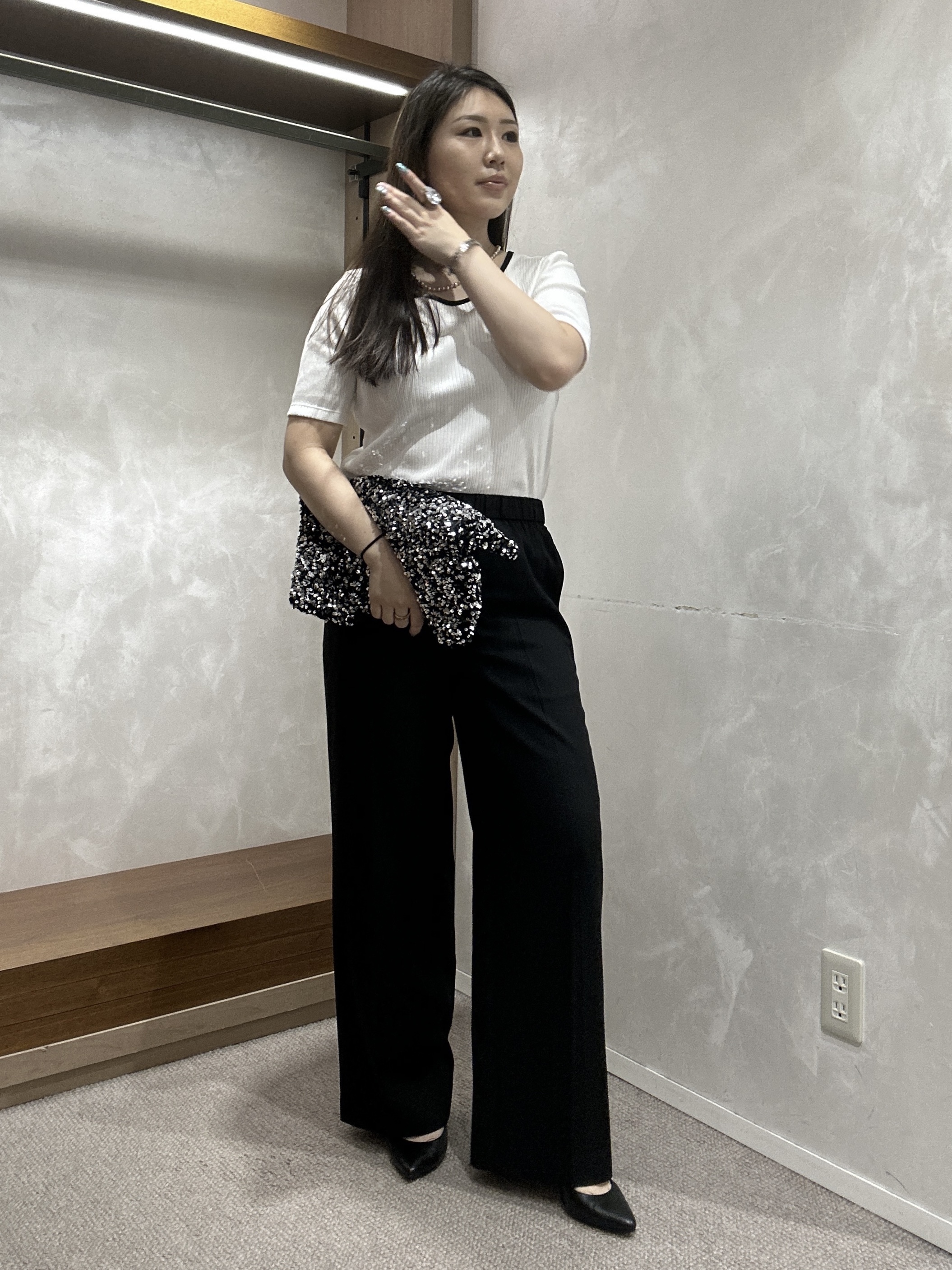 YURIさんの「UNTITLED｜スパンコールフラットトート」を使ったコーディネート