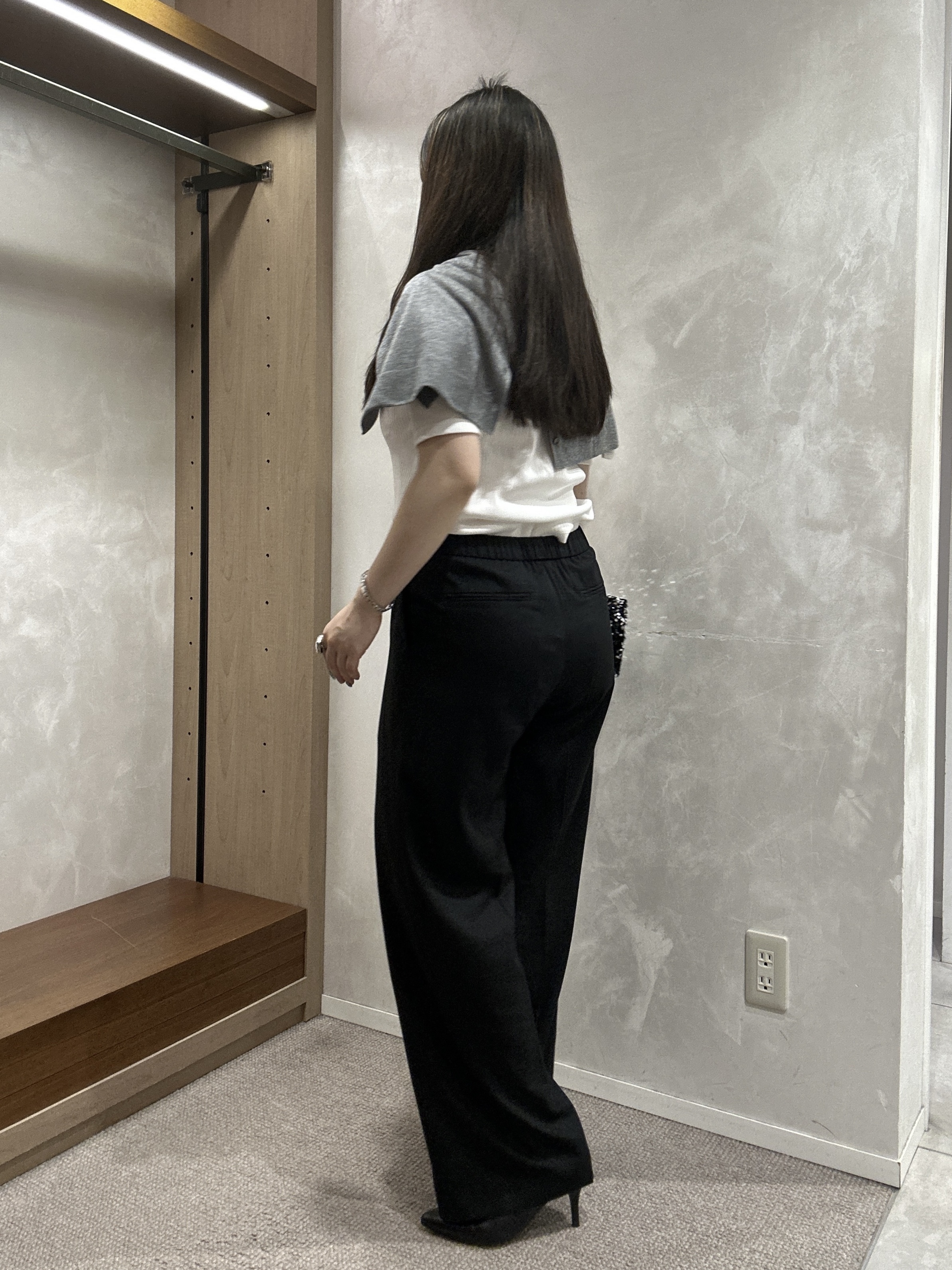 YURIさんの「UNTITLED｜スパンコールフラットトート」を使ったコーディネート