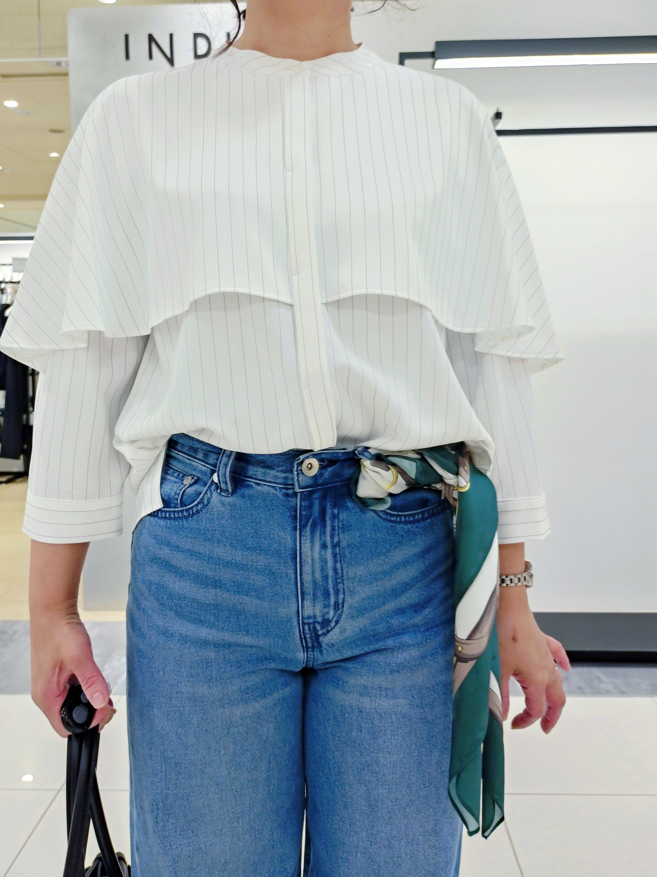 TOMOMIさんの「INDIVI｜【新作登場！】美脚ワイドデニム」を使ったコーディネート