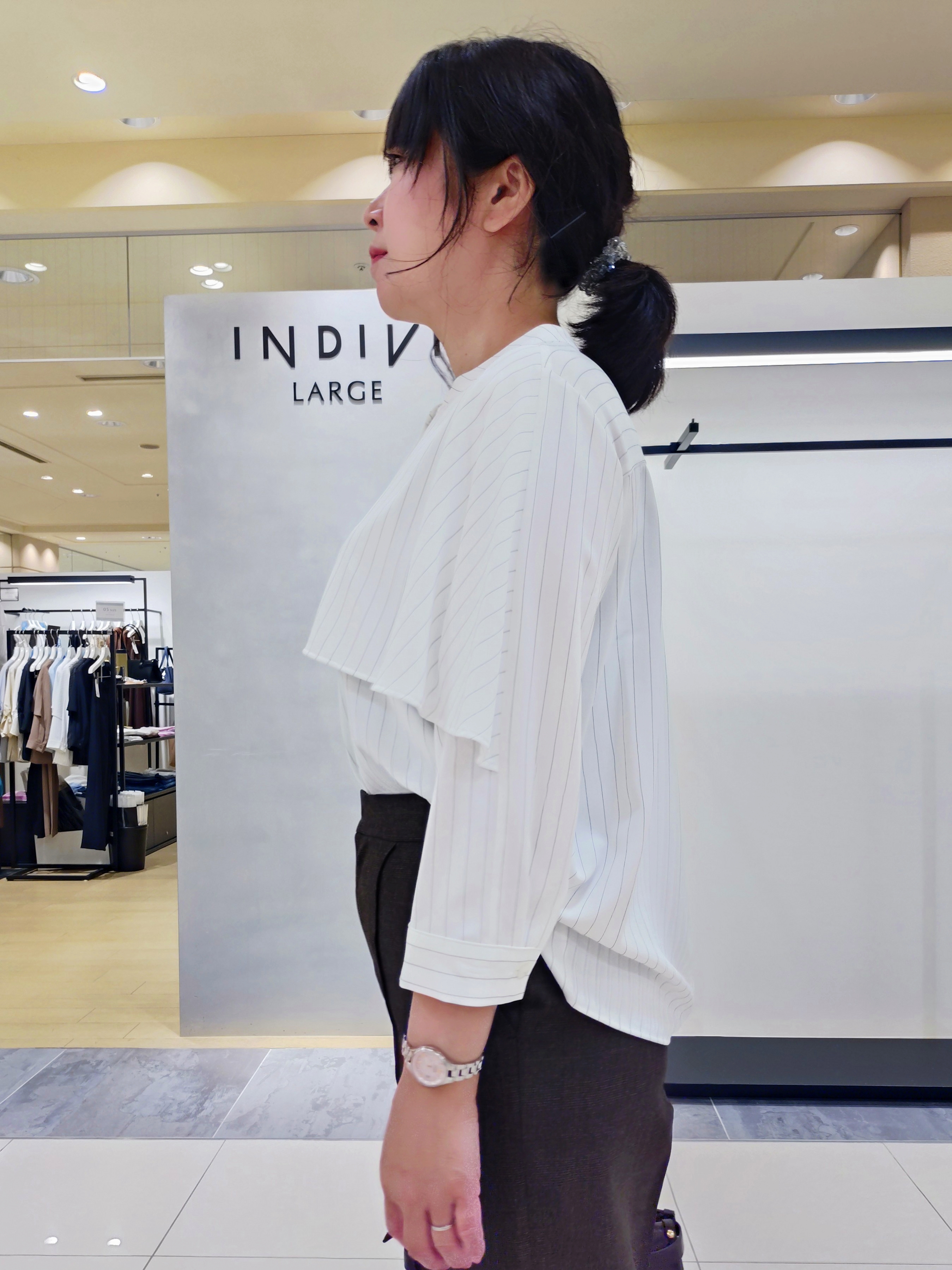 TOMOMIさんの「INDIVI｜【収納力◎／トレンド】スクエアトートバッグ」を使ったコーディネート