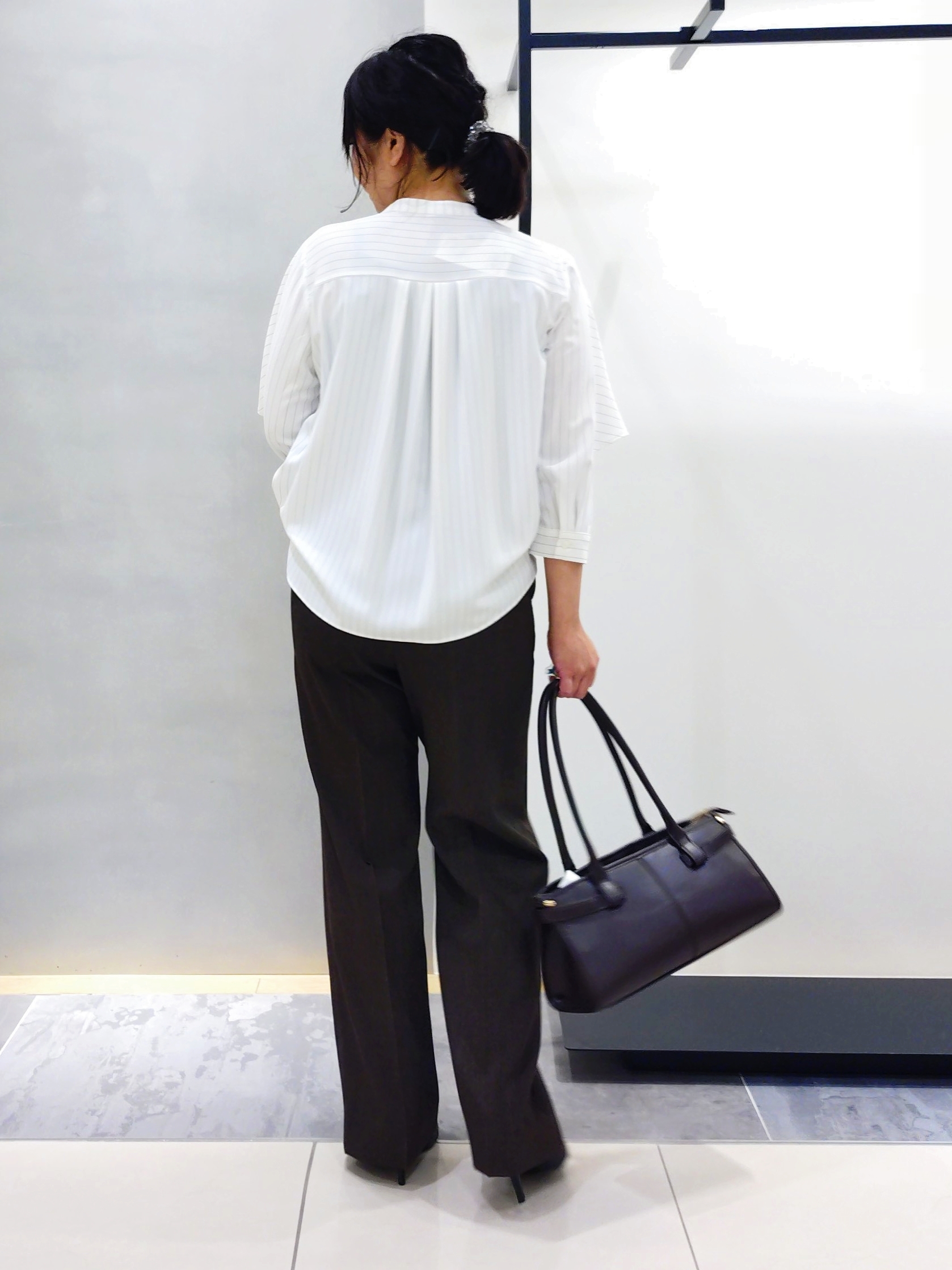 TOMOMIさんの「INDIVI｜【収納力◎／トレンド】スクエアトートバッグ」を使ったコーディネート